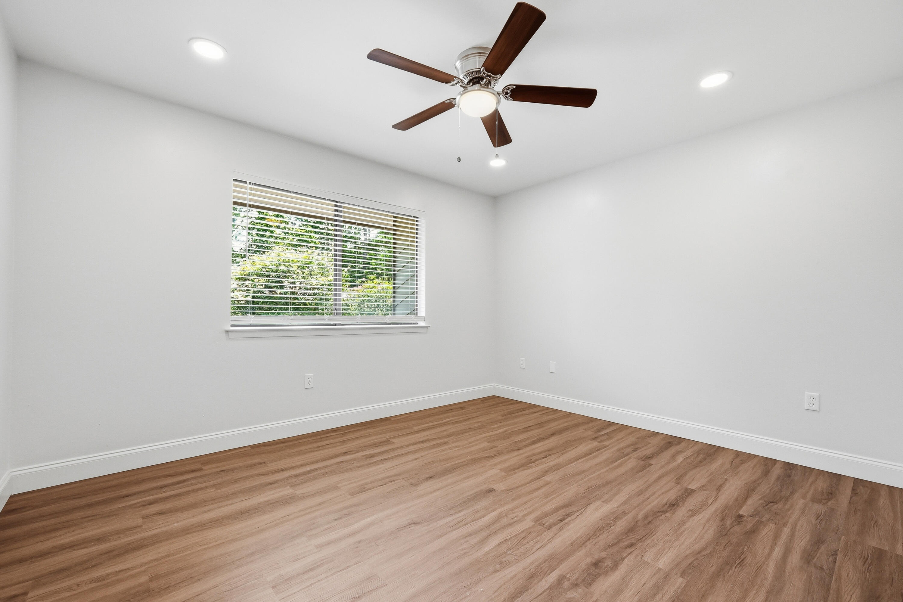 GLENEAGLES GREEN BLUEWATER BAY - Residential Lease