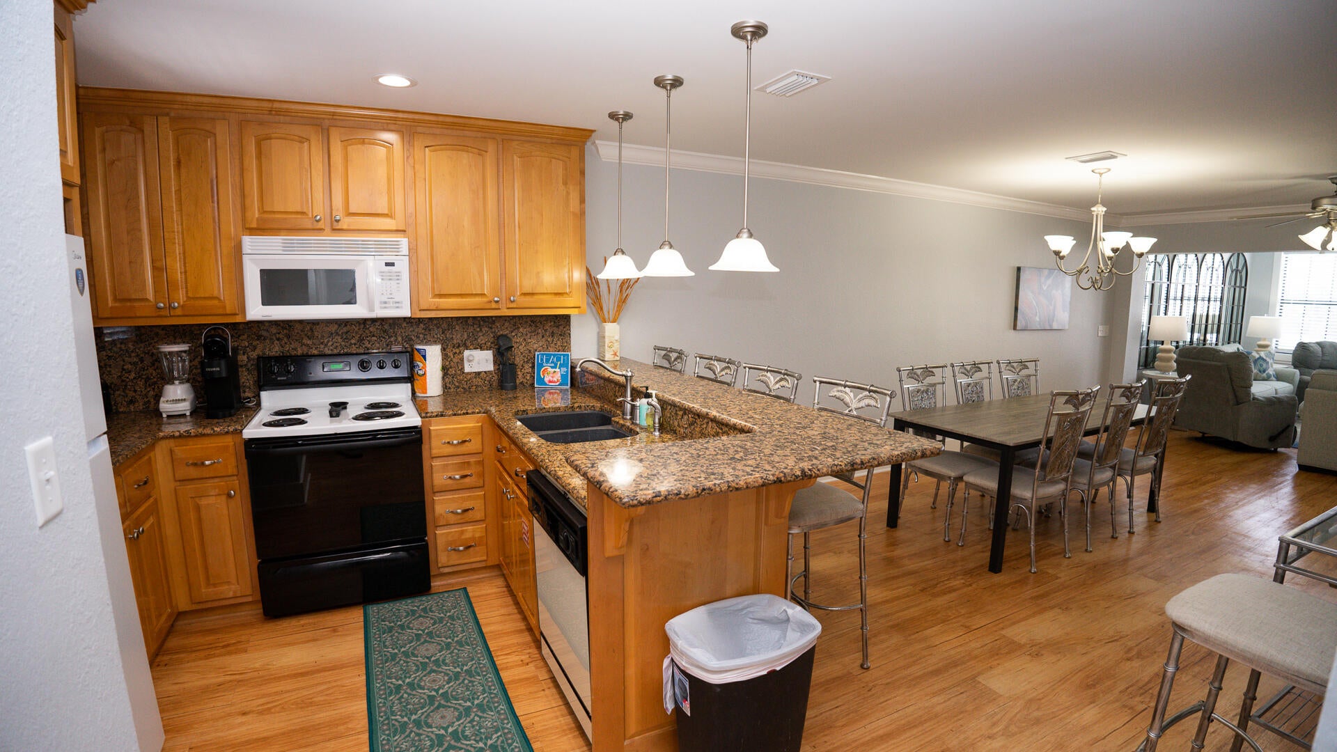BEACHSIDE TOWNHOMES - Residential