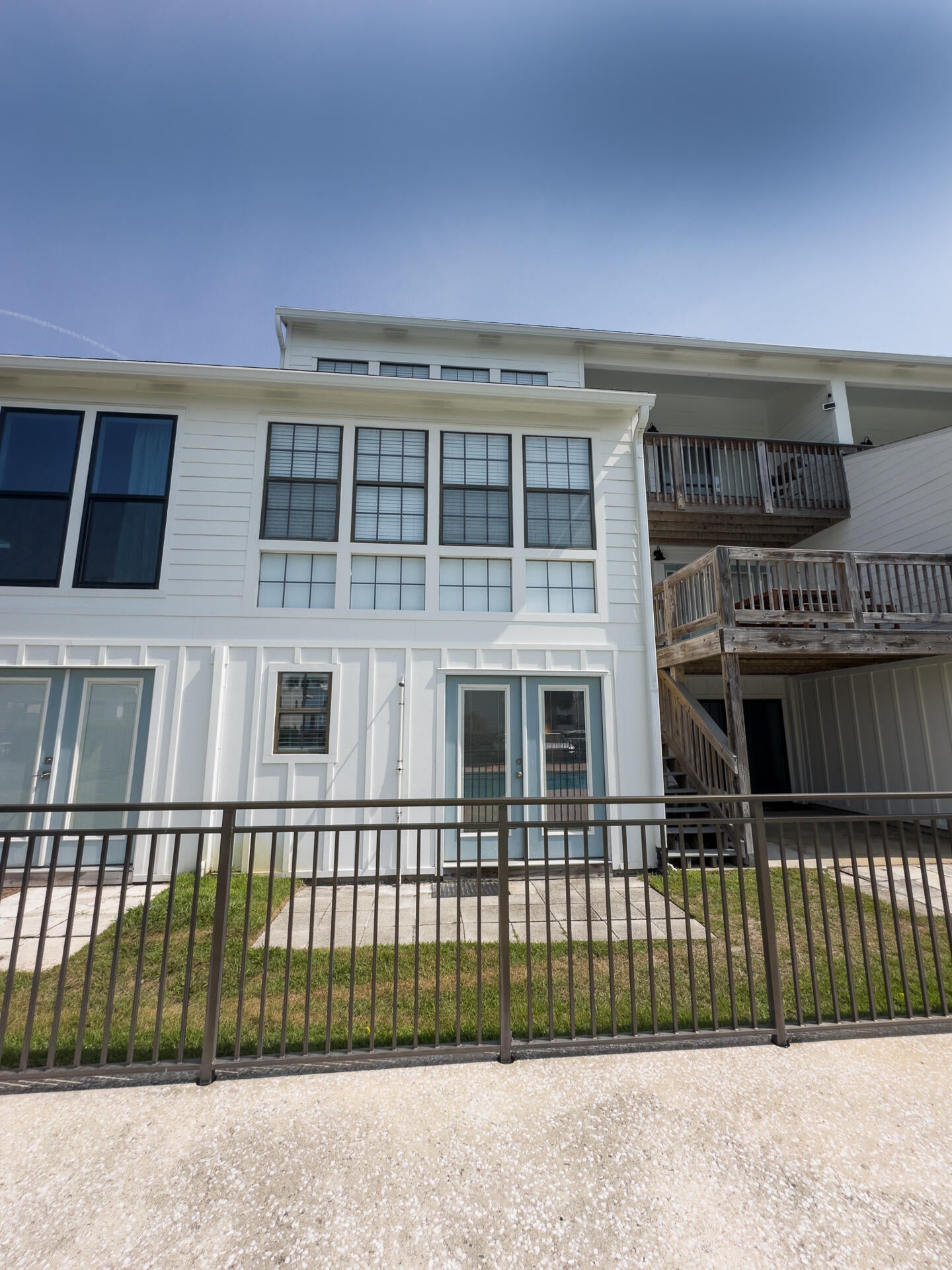 BEACHSIDE TOWNHOMES - Residential
