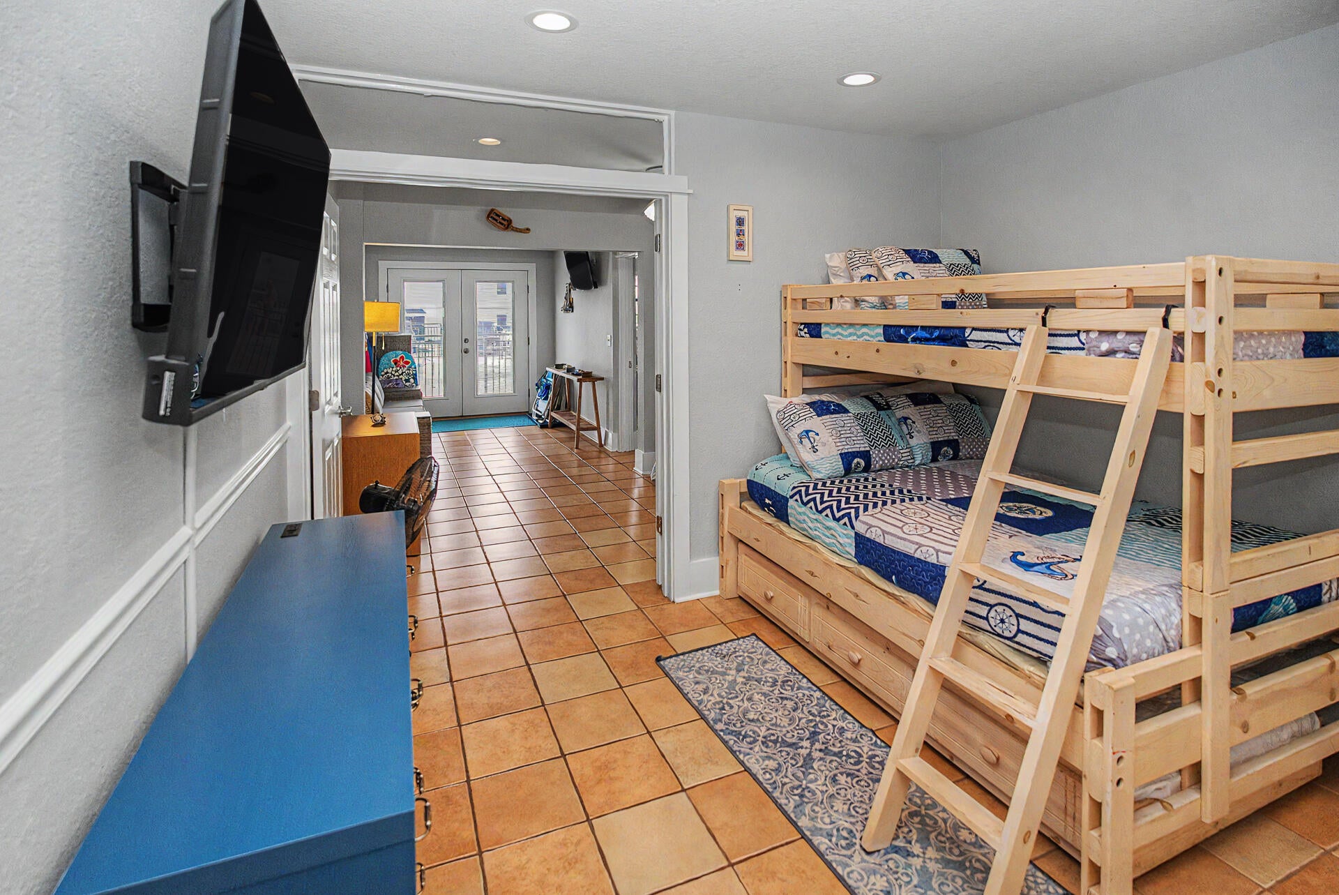 BEACHSIDE TOWNHOMES - Residential