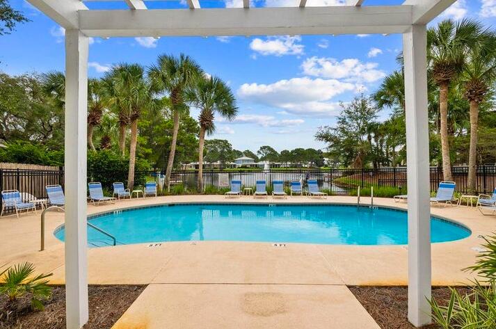 CRYSTAL LAKE PHASE I - Residential