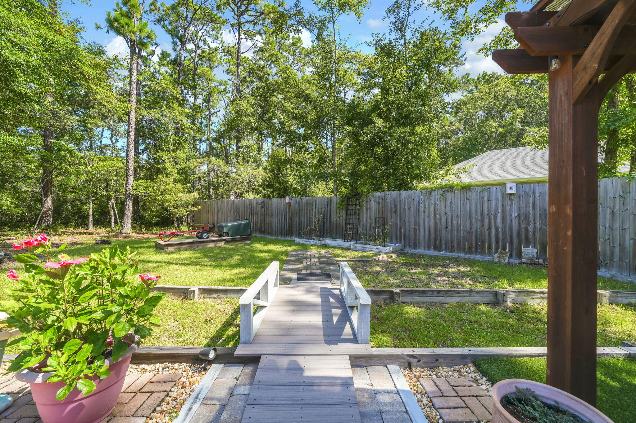 LAGRANGE SHORES - Residential