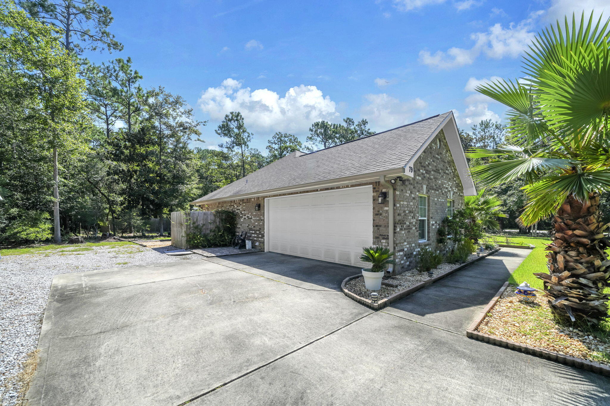 LAGRANGE SHORES - Residential