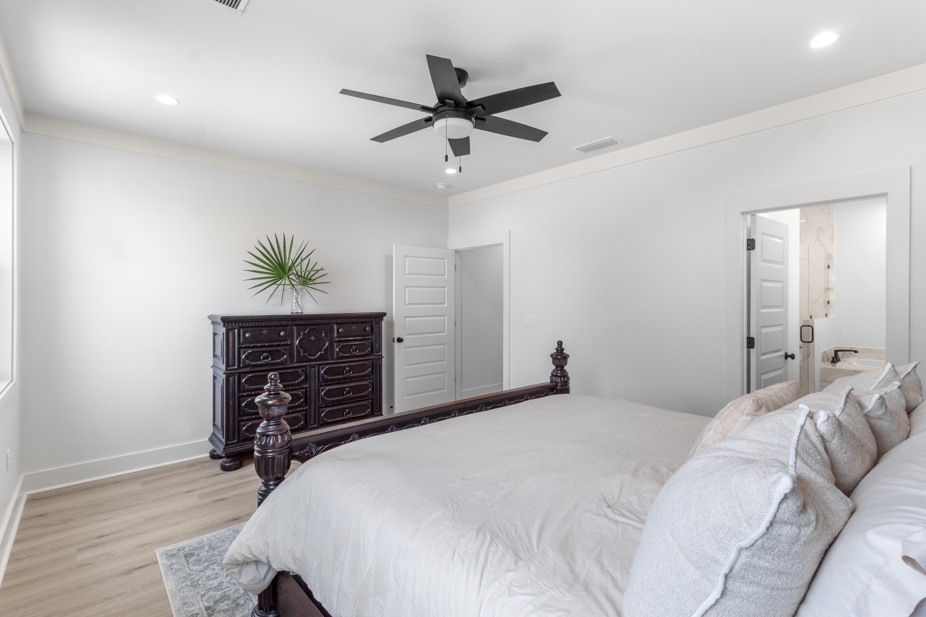 LAGUNA BEACH - Residential