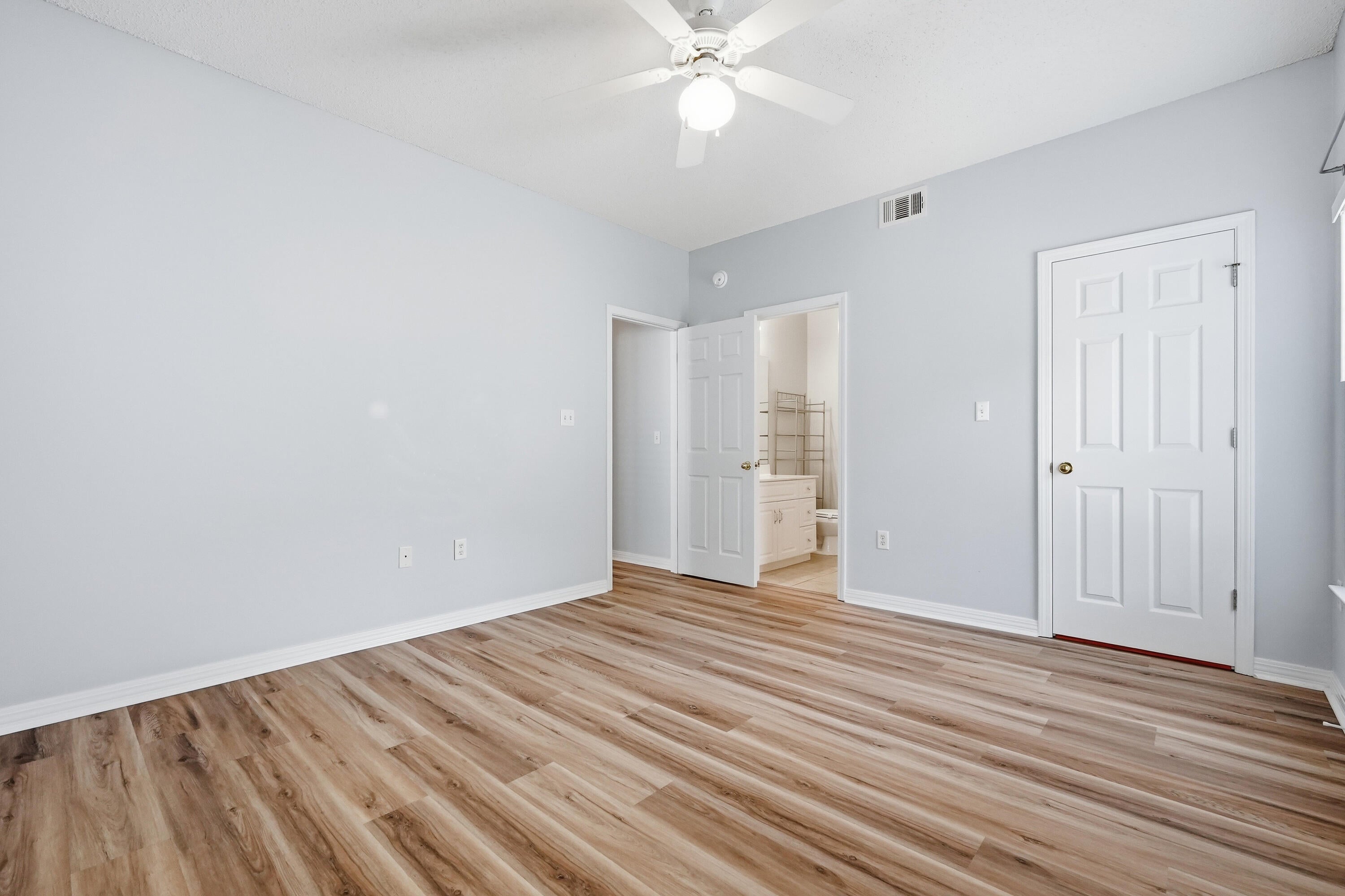 THE OAKS AT NICEVILLE PH I - Residential Lease