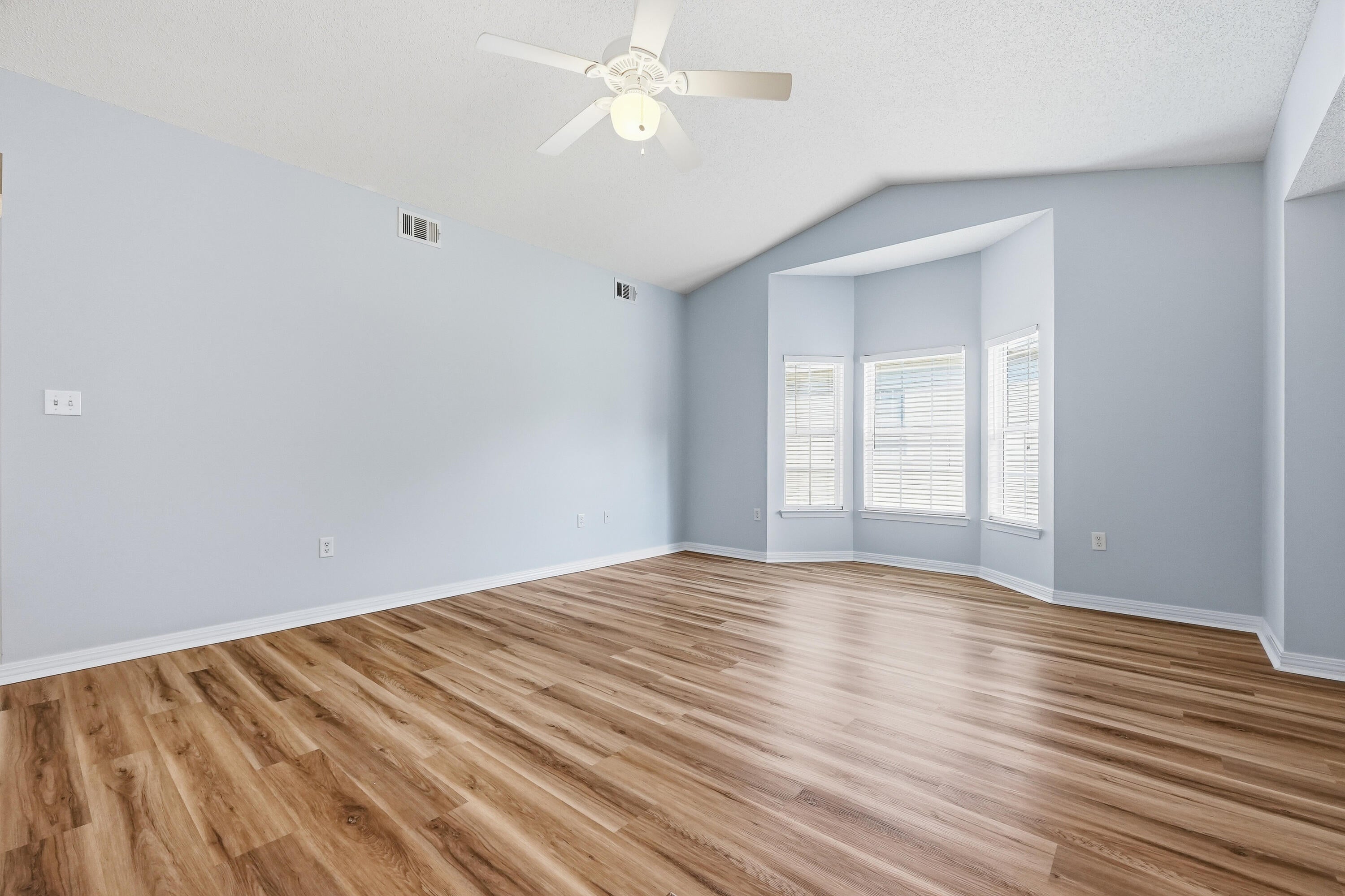 THE OAKS AT NICEVILLE PH I - Residential Lease
