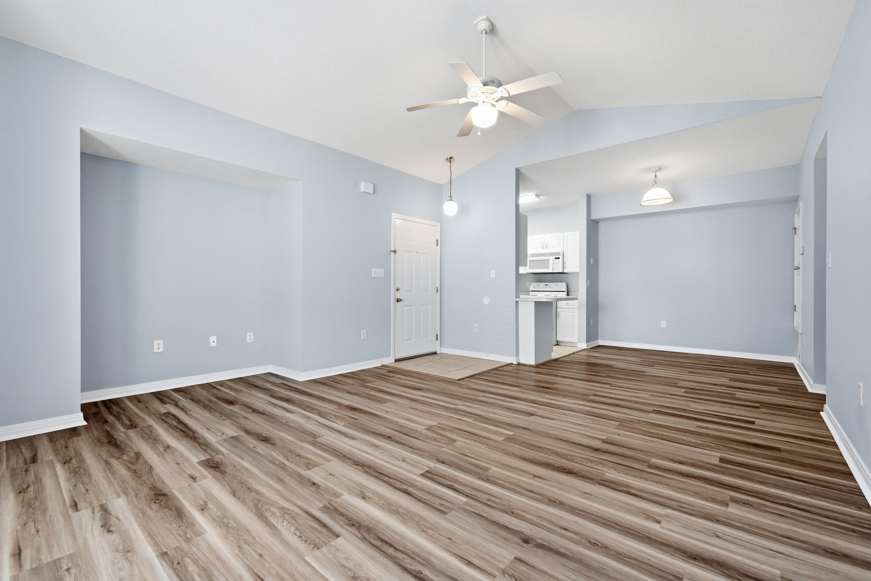 THE OAKS AT NICEVILLE PH I - Residential Lease