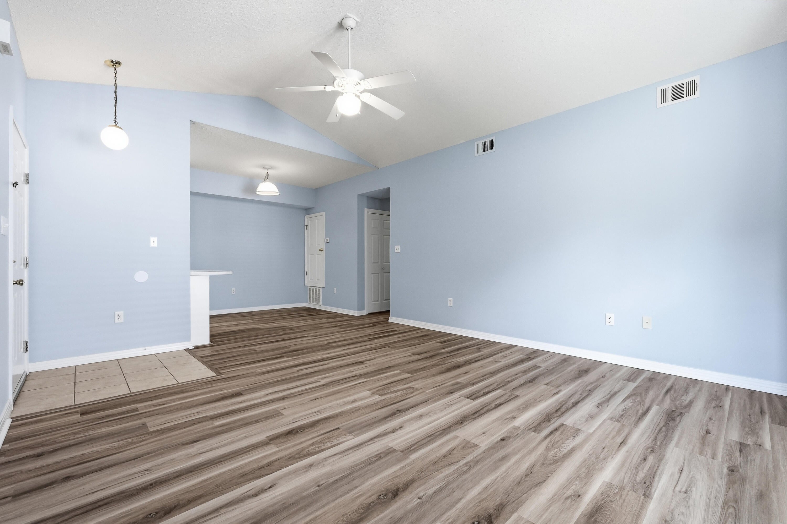 THE OAKS AT NICEVILLE PH I - Residential Lease
