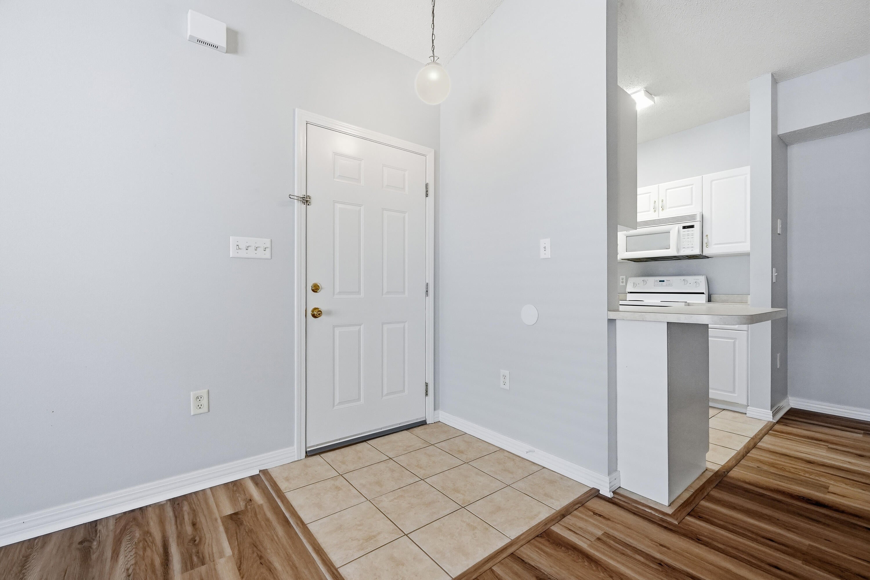 THE OAKS AT NICEVILLE PH I - Residential Lease