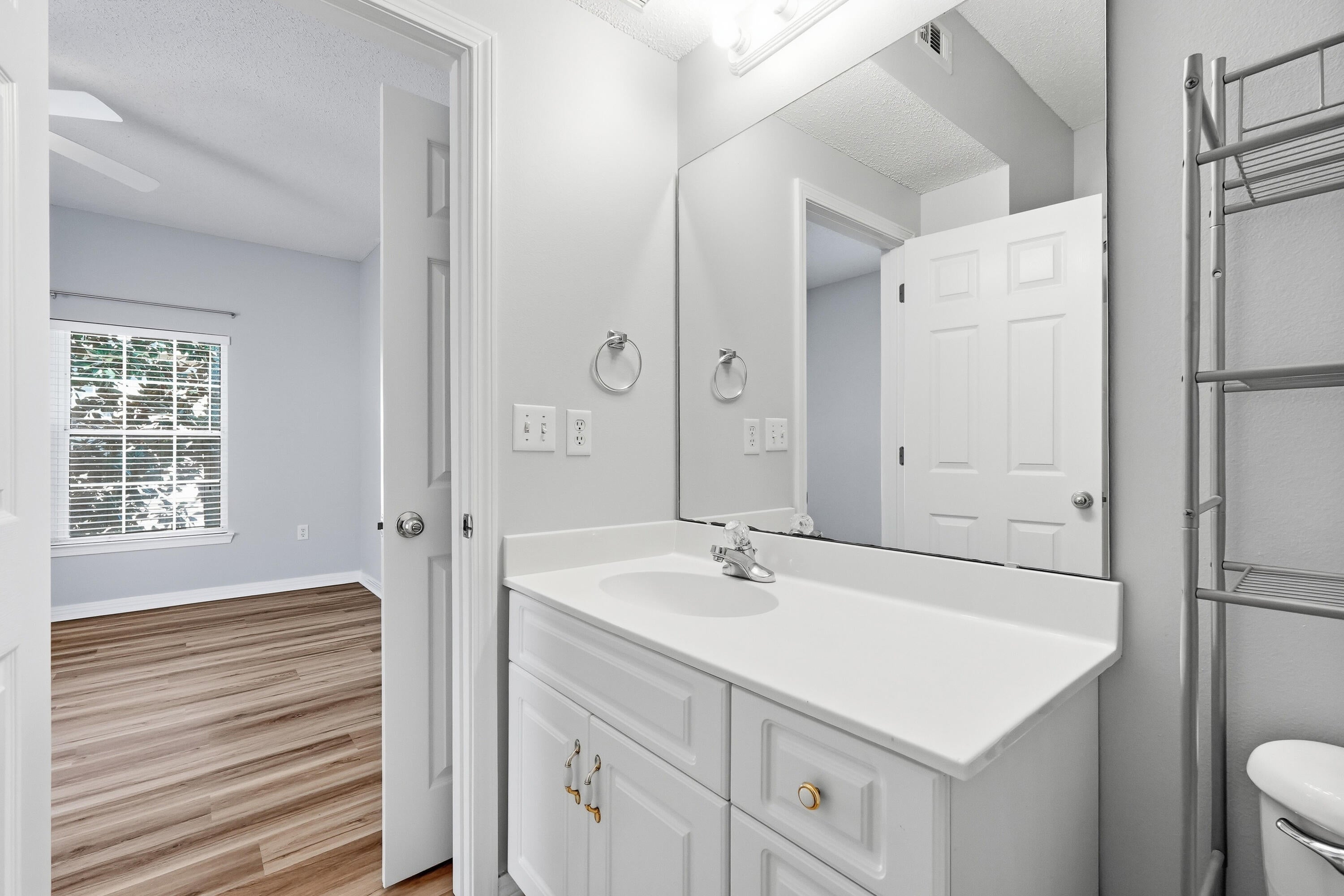 THE OAKS AT NICEVILLE PH I - Residential Lease
