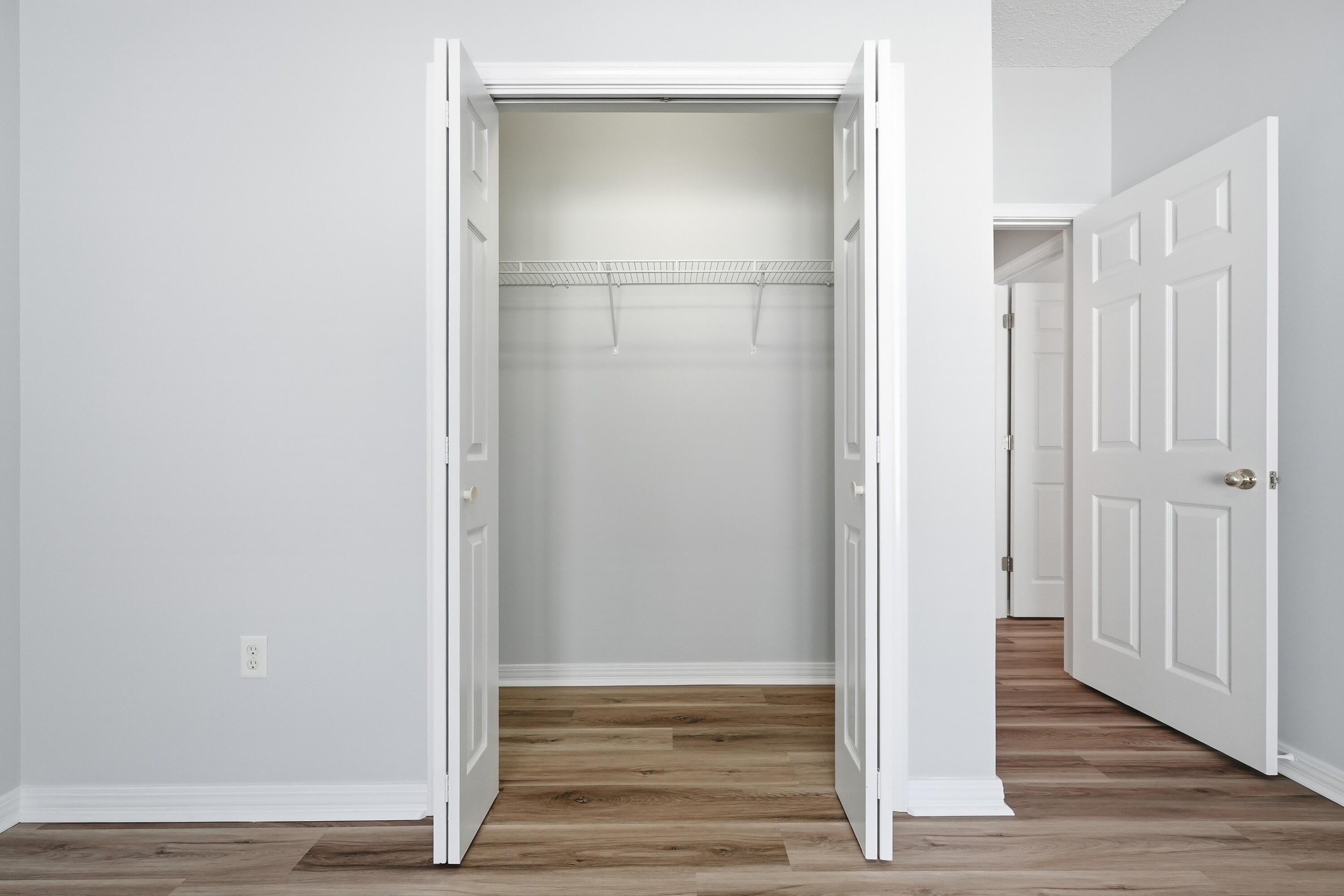 THE OAKS AT NICEVILLE PH I - Residential Lease