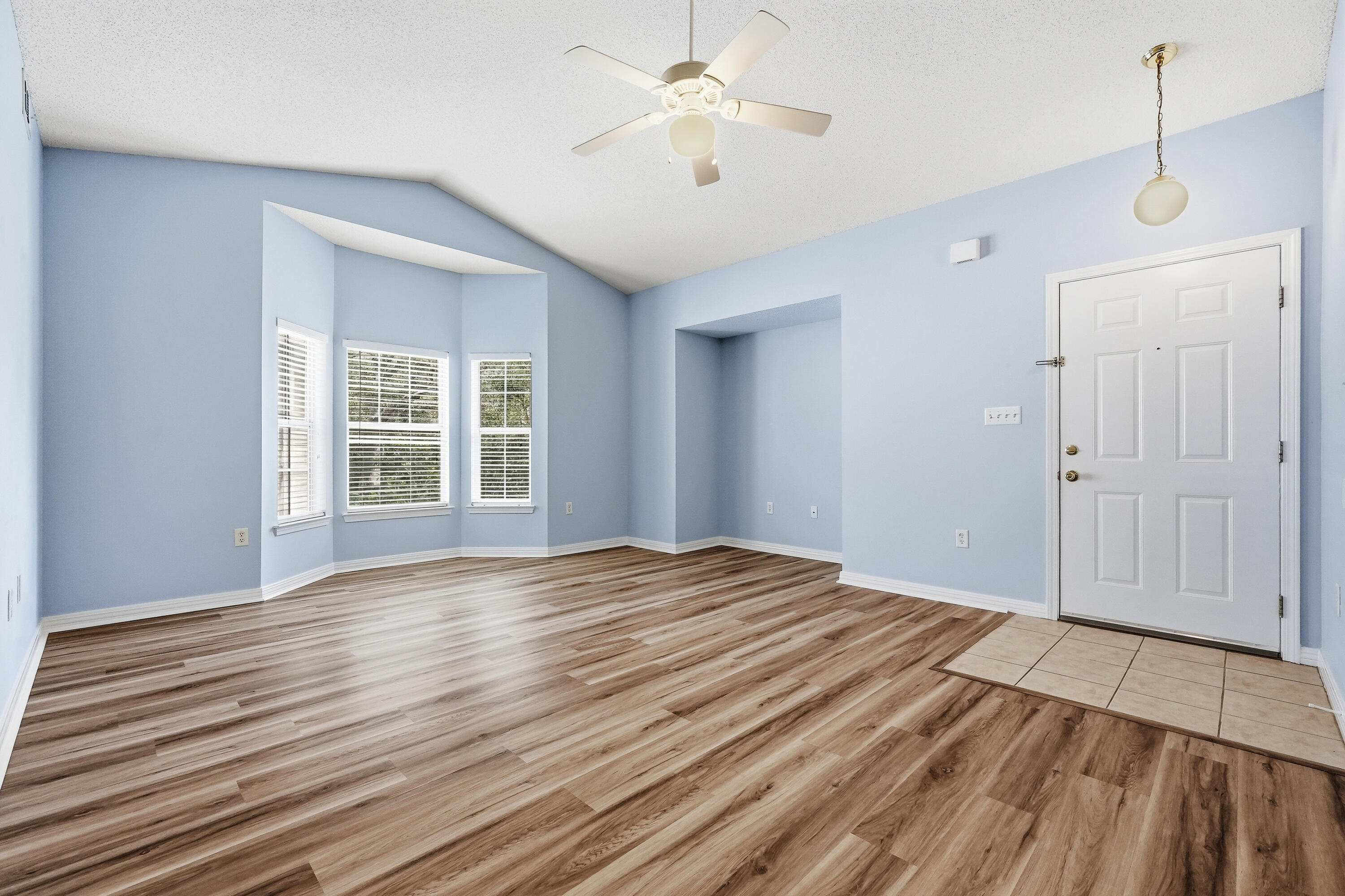 THE OAKS AT NICEVILLE PH I - Residential Lease
