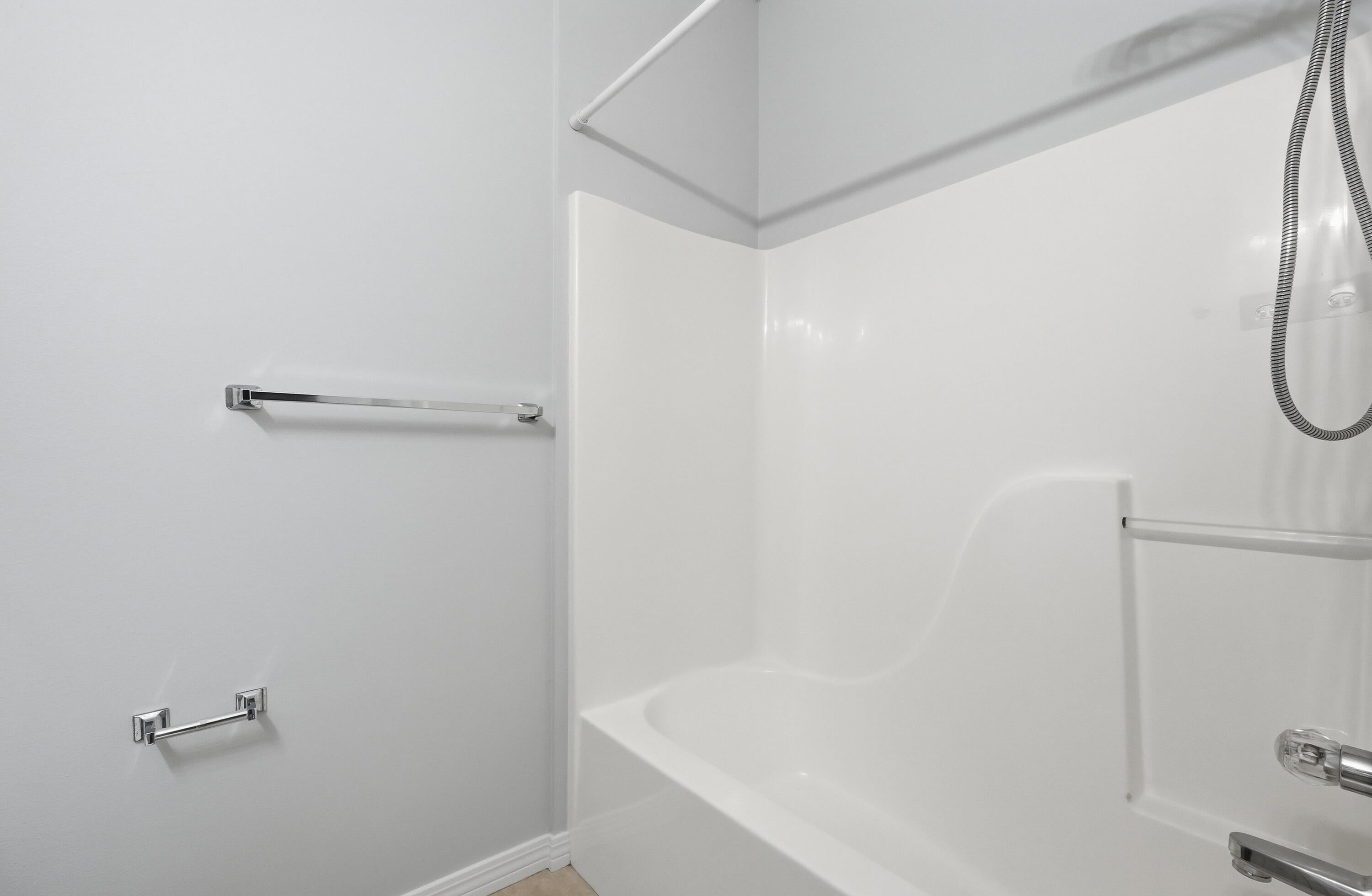THE OAKS AT NICEVILLE PH I - Residential Lease