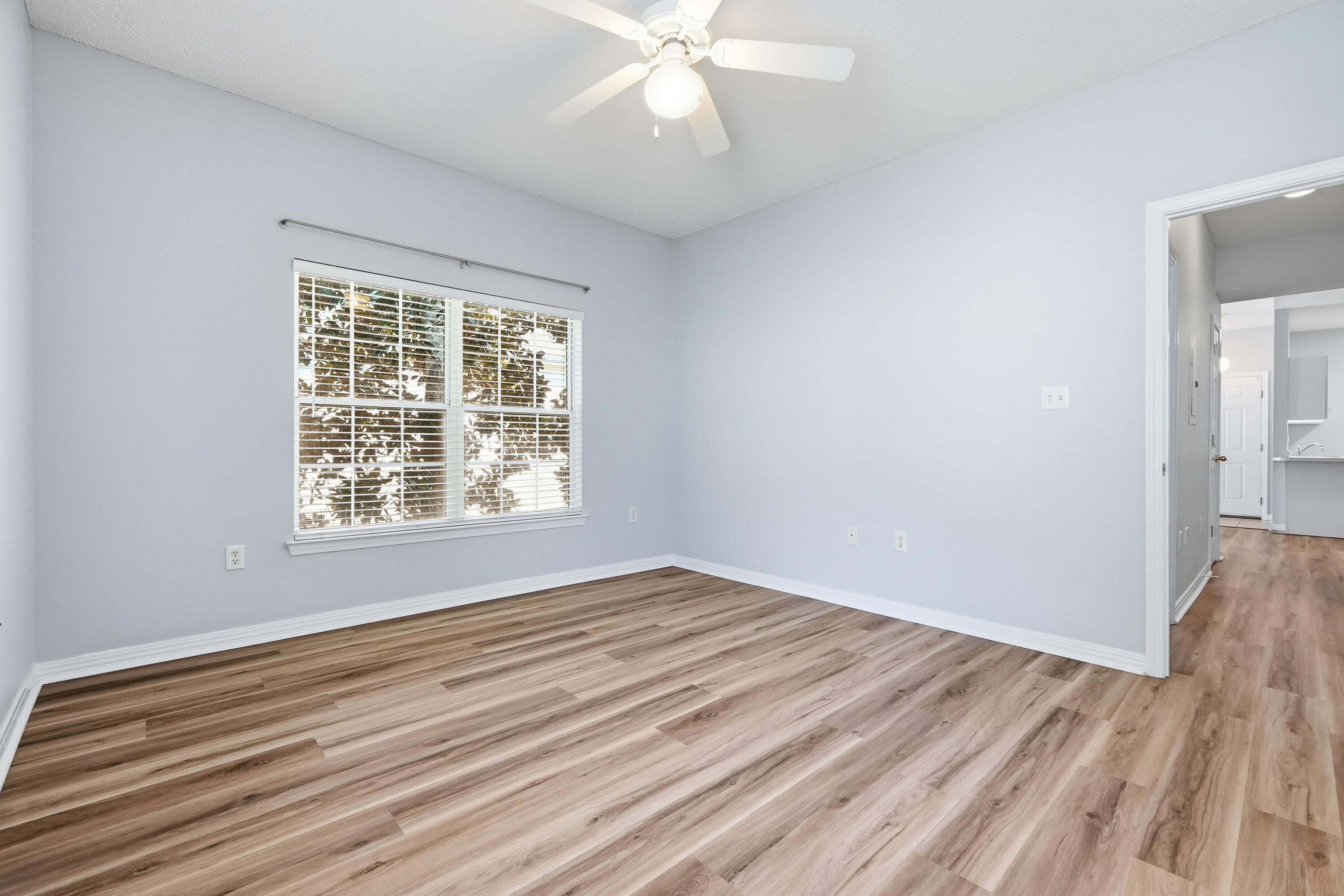 THE OAKS AT NICEVILLE PH I - Residential Lease