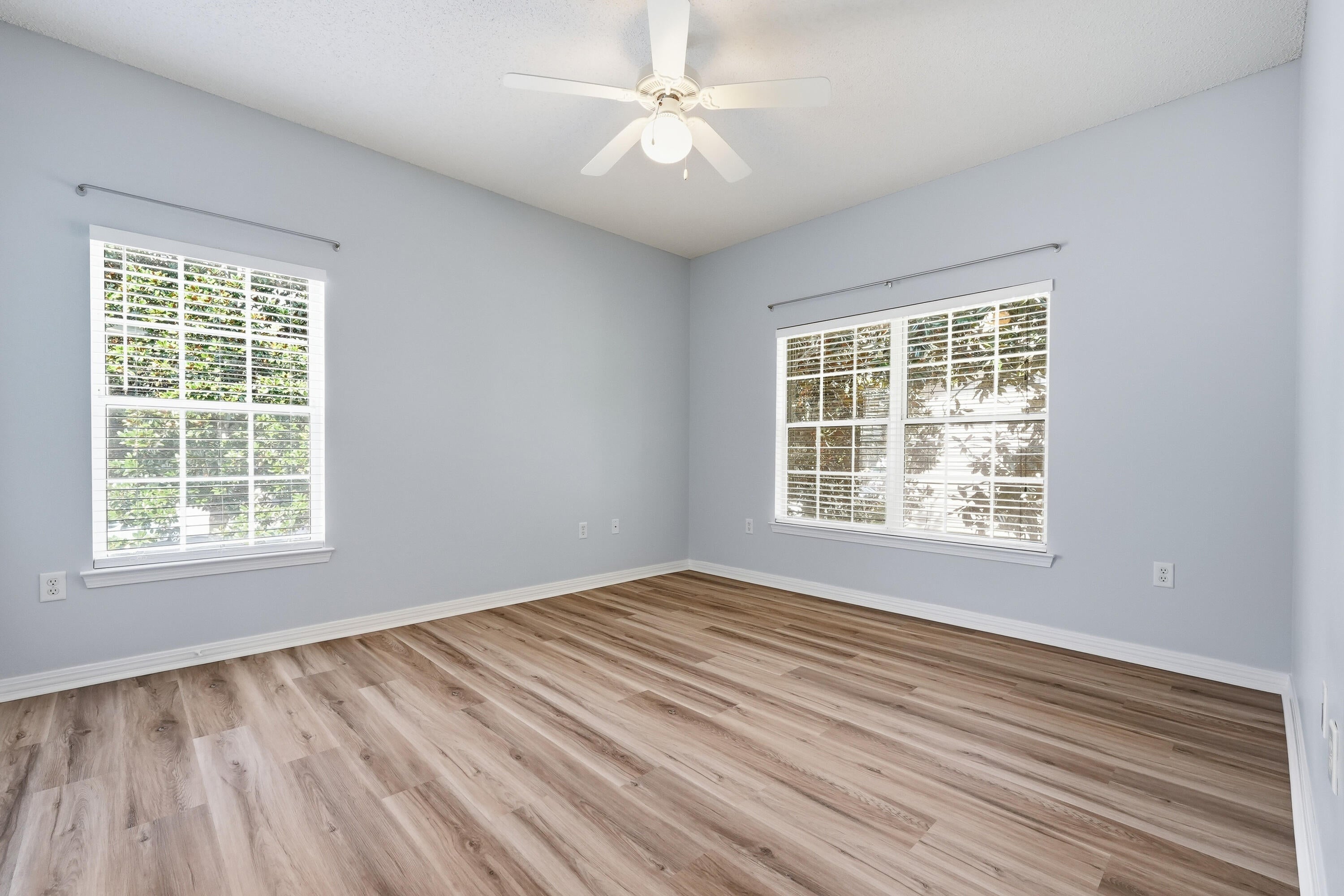 THE OAKS AT NICEVILLE PH I - Residential Lease