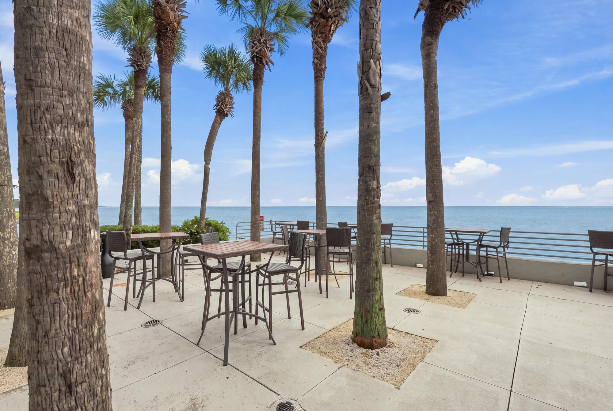 BAYSIDE CONDO SANDESTIN - Residential