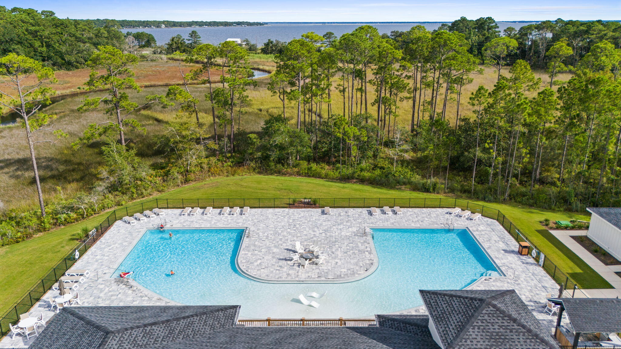 HAMMOCK BAY - LANTERNS - Residential