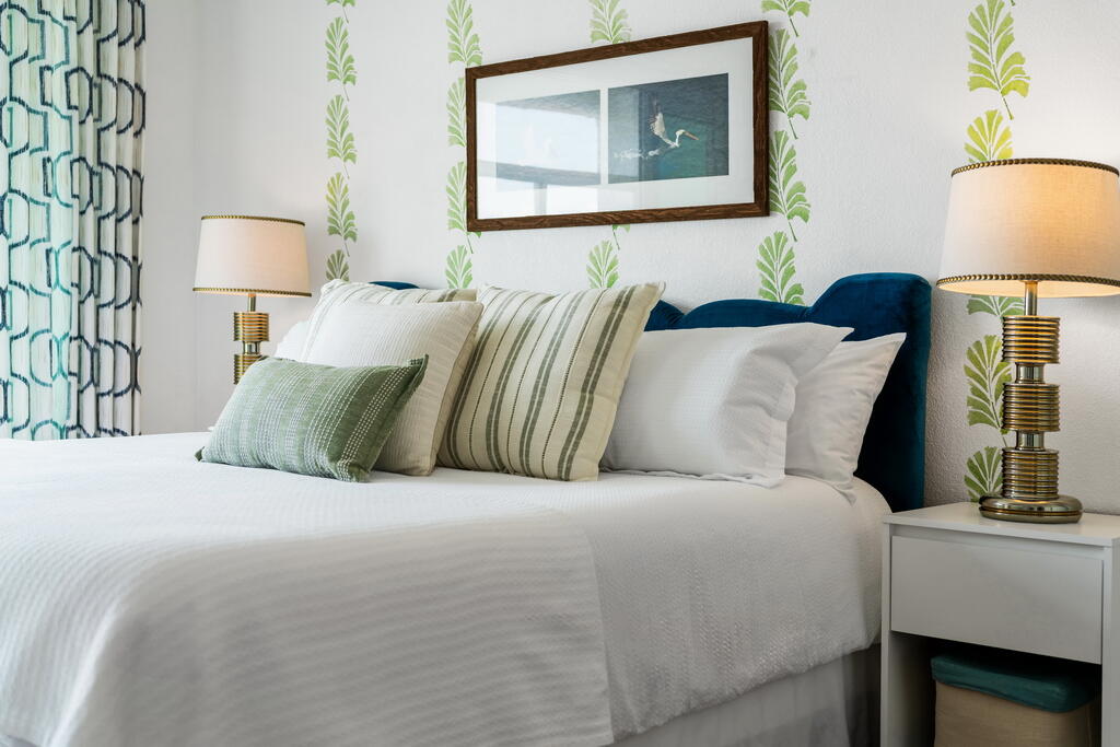 DOLPHIN POINT CONDO - Residential