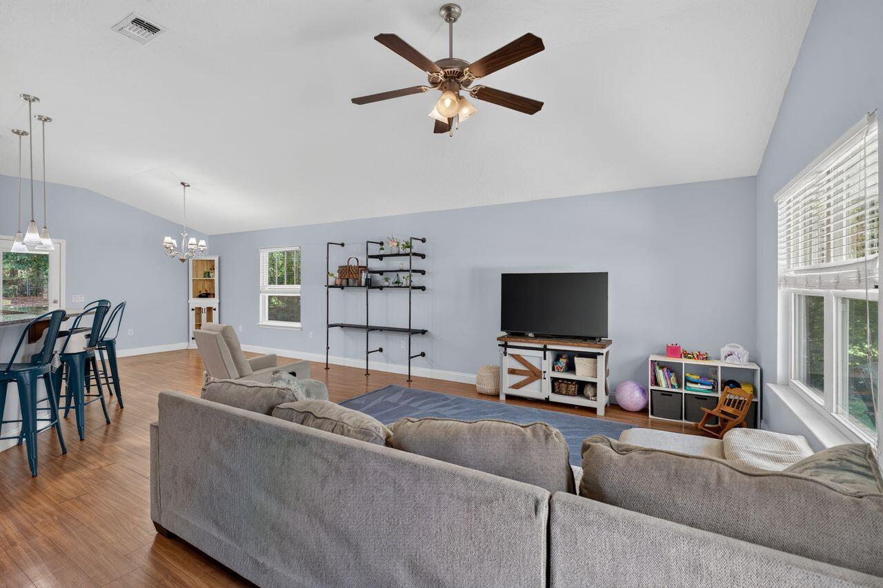 NAVARRE S/D 2ND ADDN - Residential
