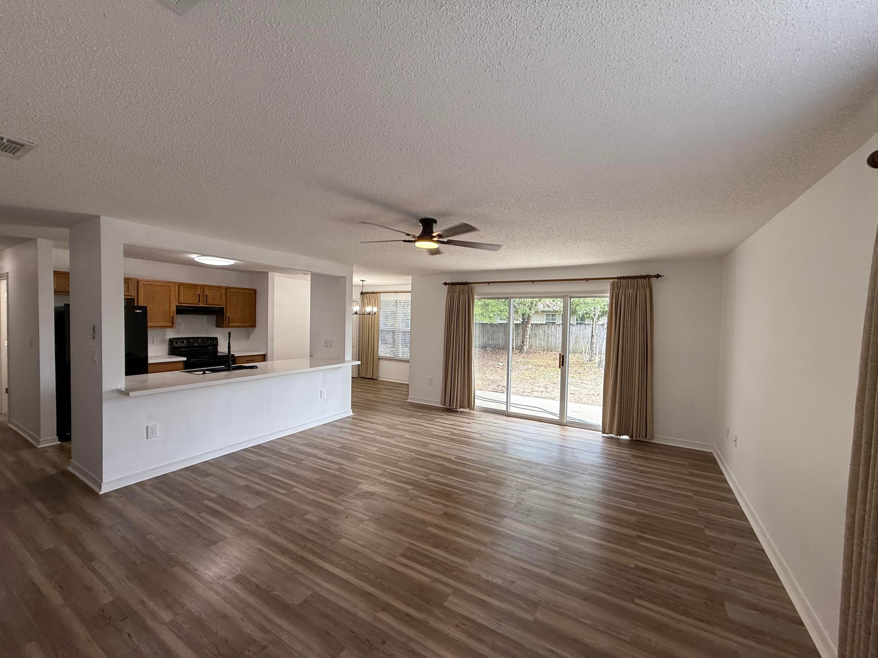 HUNTERS' RIDGE - Residential Lease