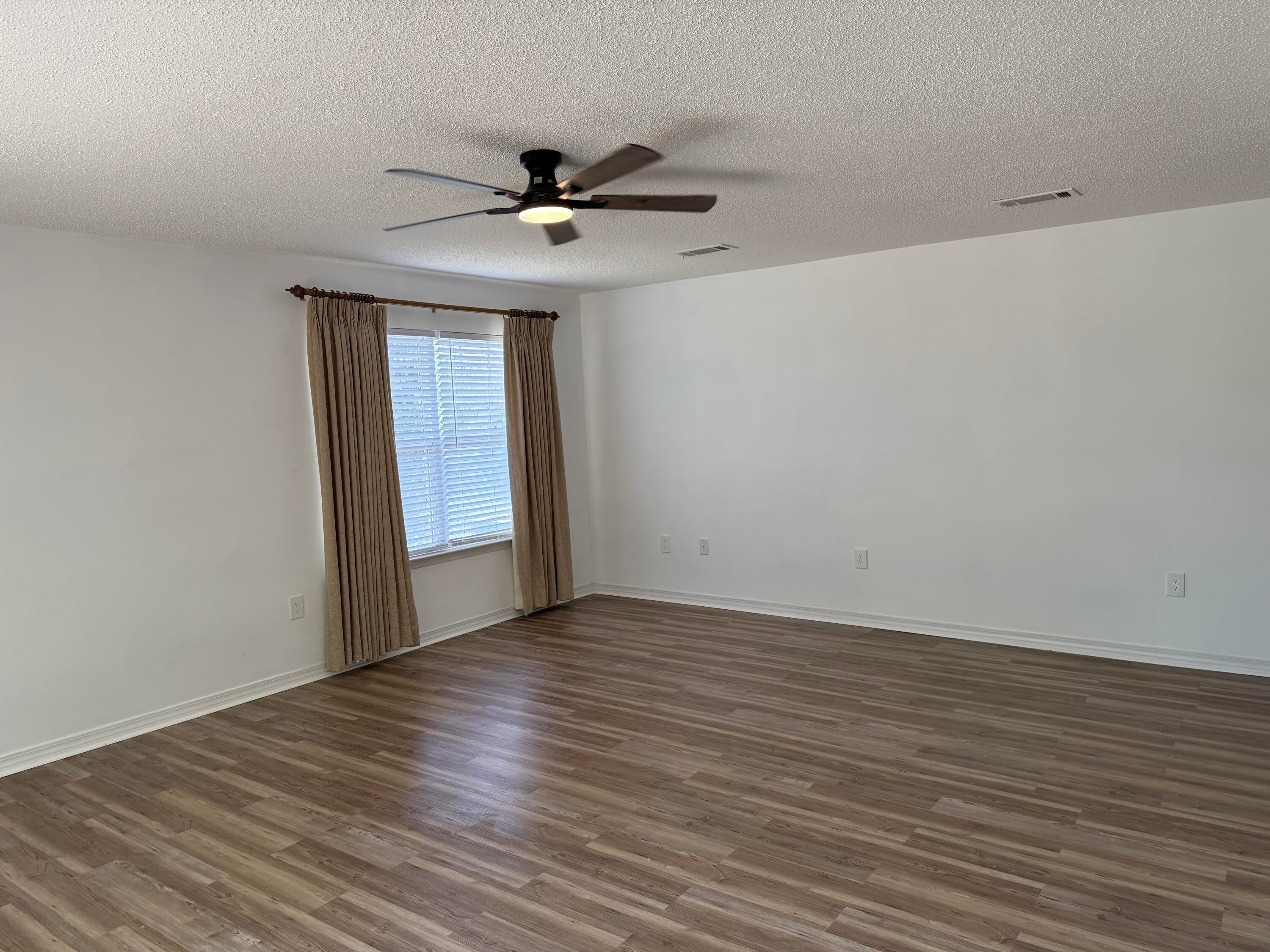 HUNTERS' RIDGE - Residential Lease