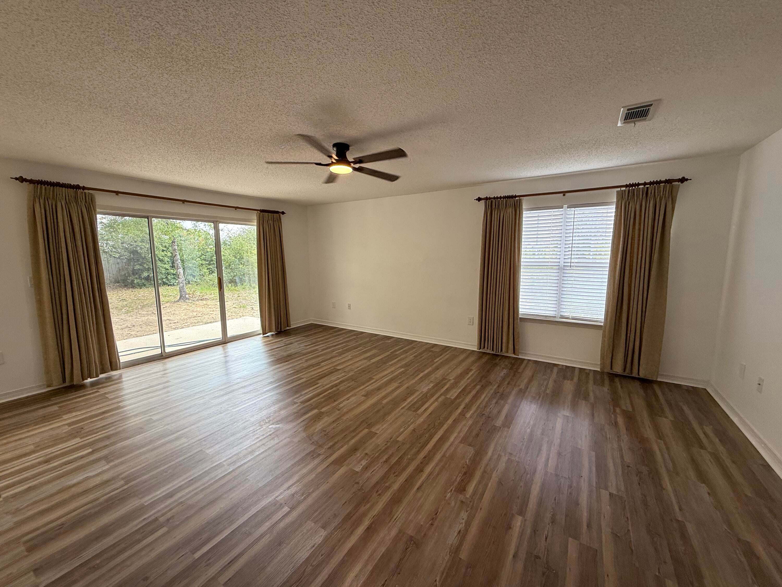 HUNTERS' RIDGE - Residential Lease