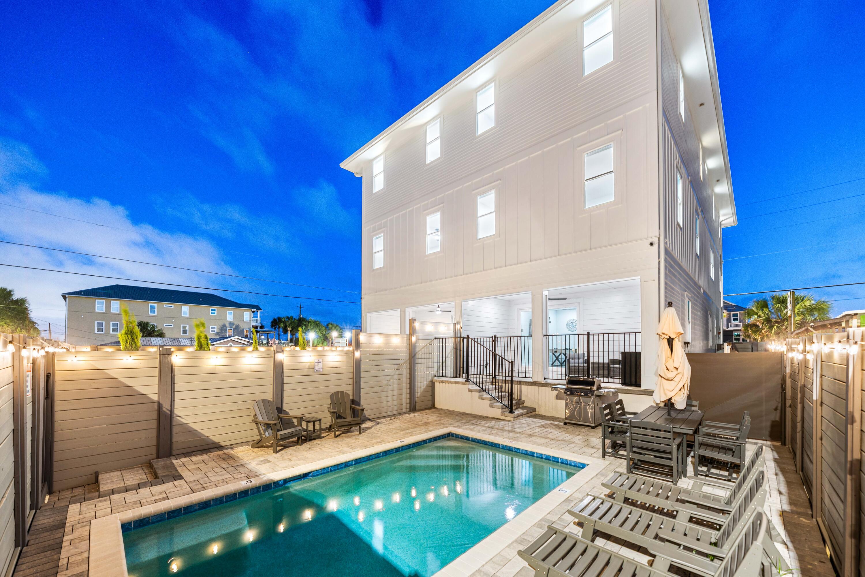 BAHAMA BEACH - Residential