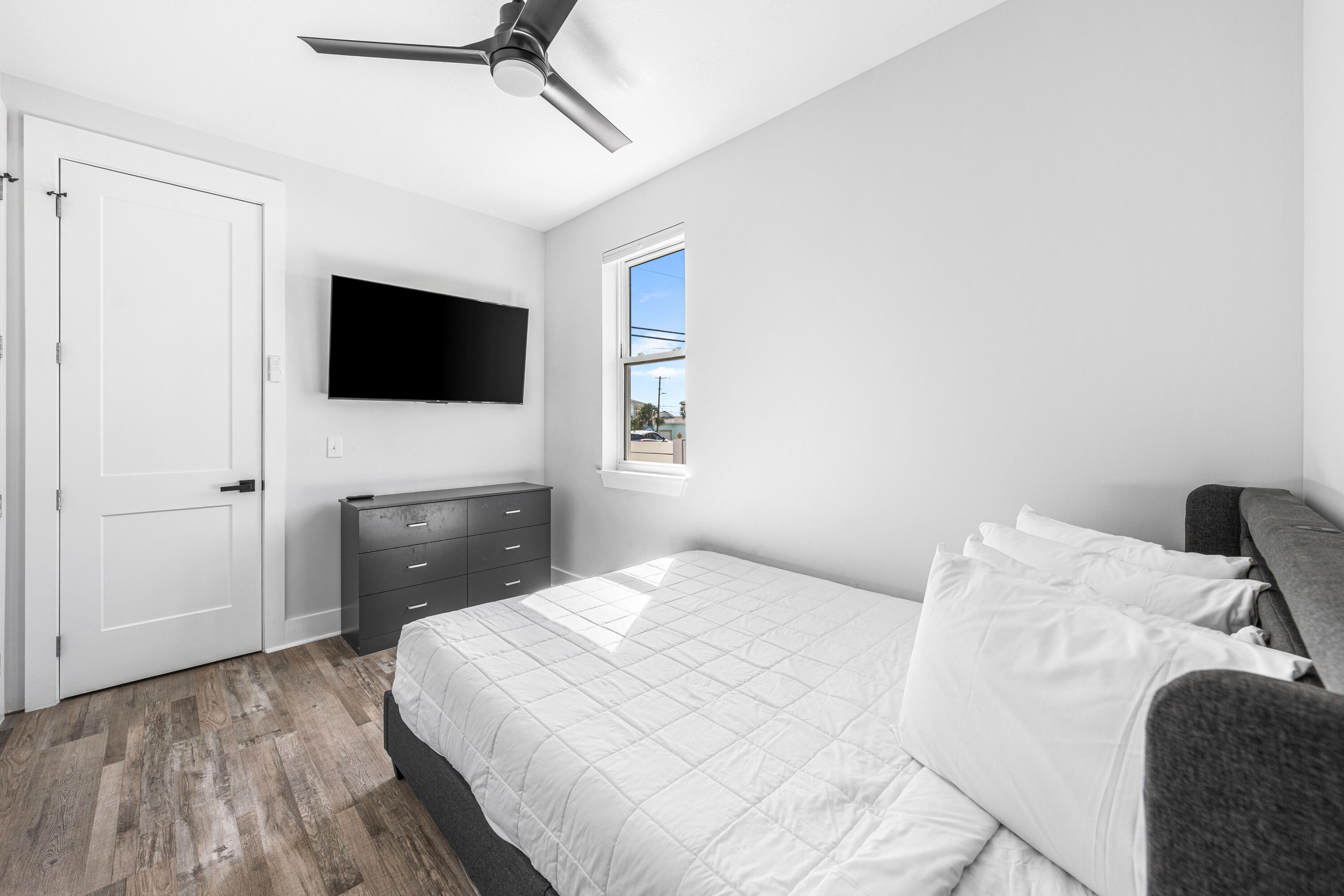 BAHAMA BEACH - Residential