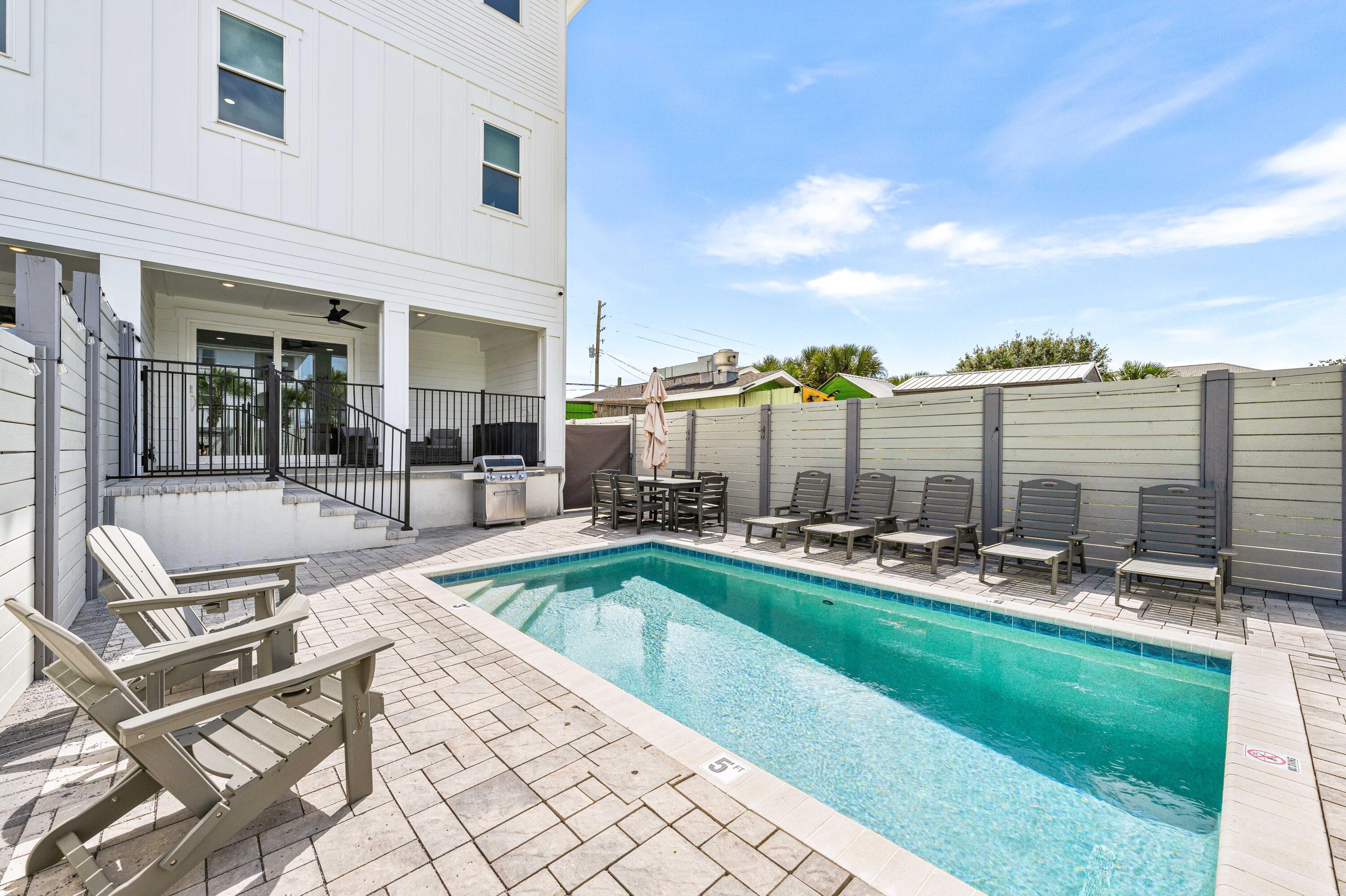 BAHAMA BEACH - Residential