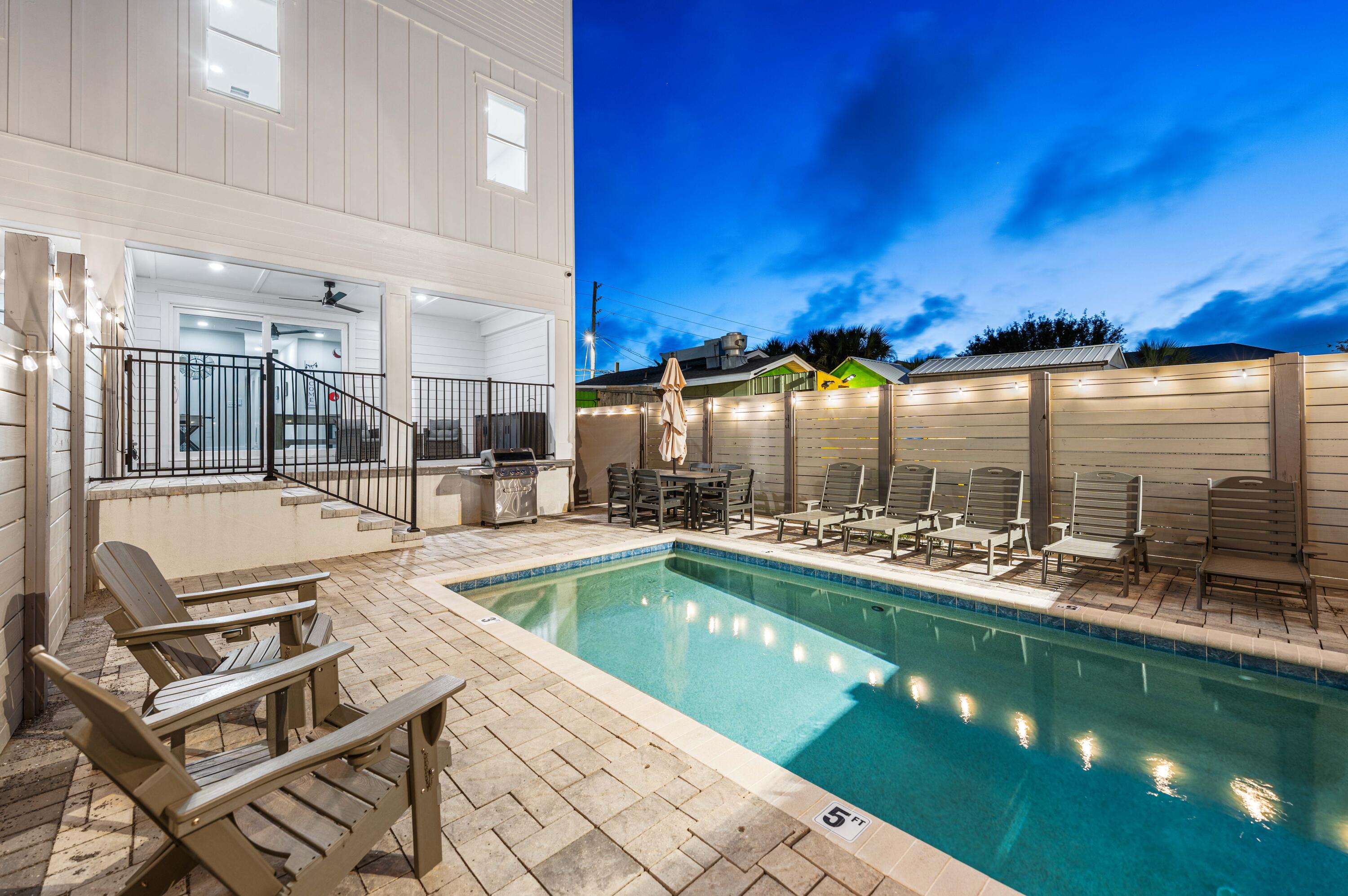 BAHAMA BEACH - Residential