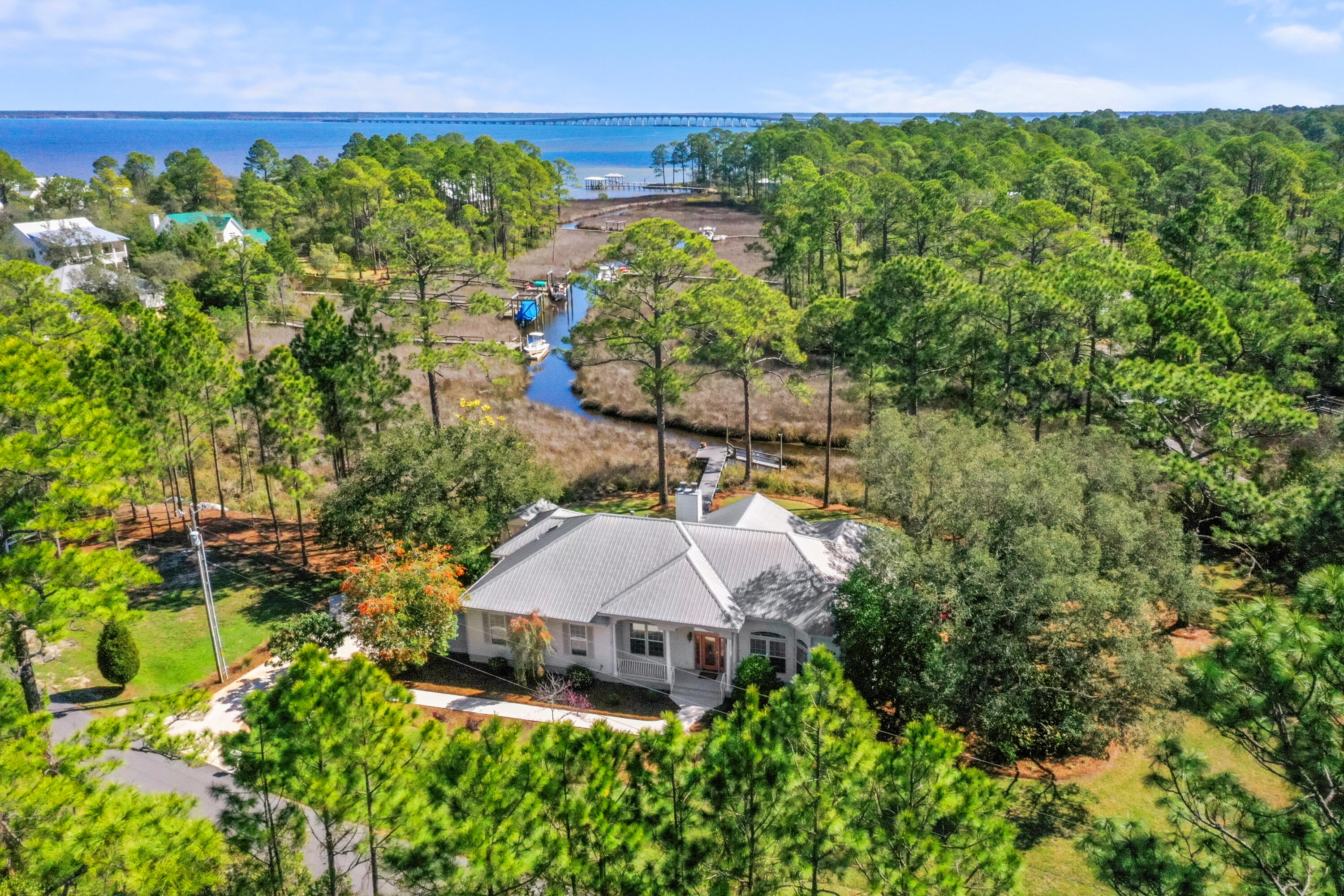 BAY PINE SHORES - Residential