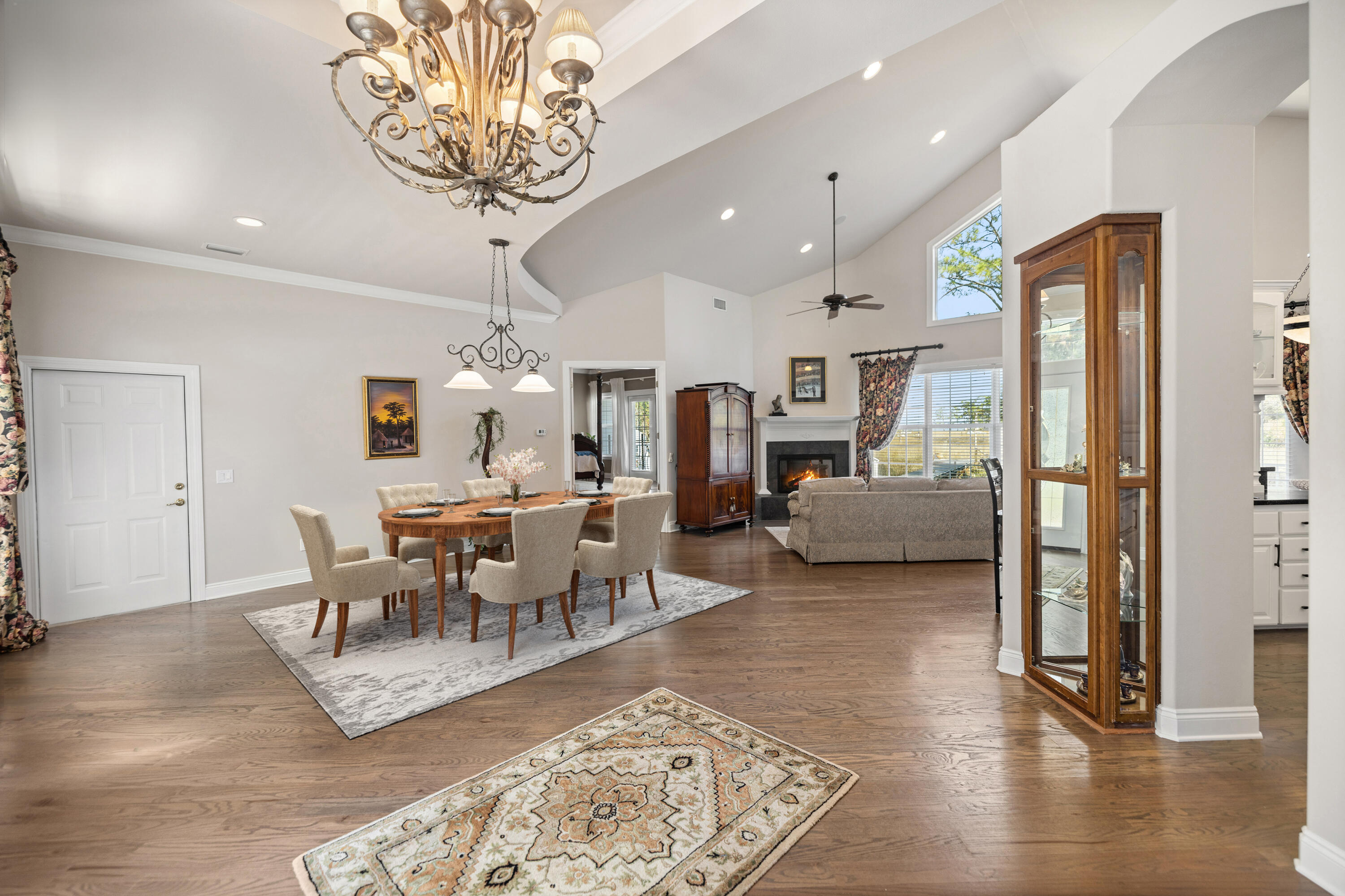 BAY PINE SHORES - Residential