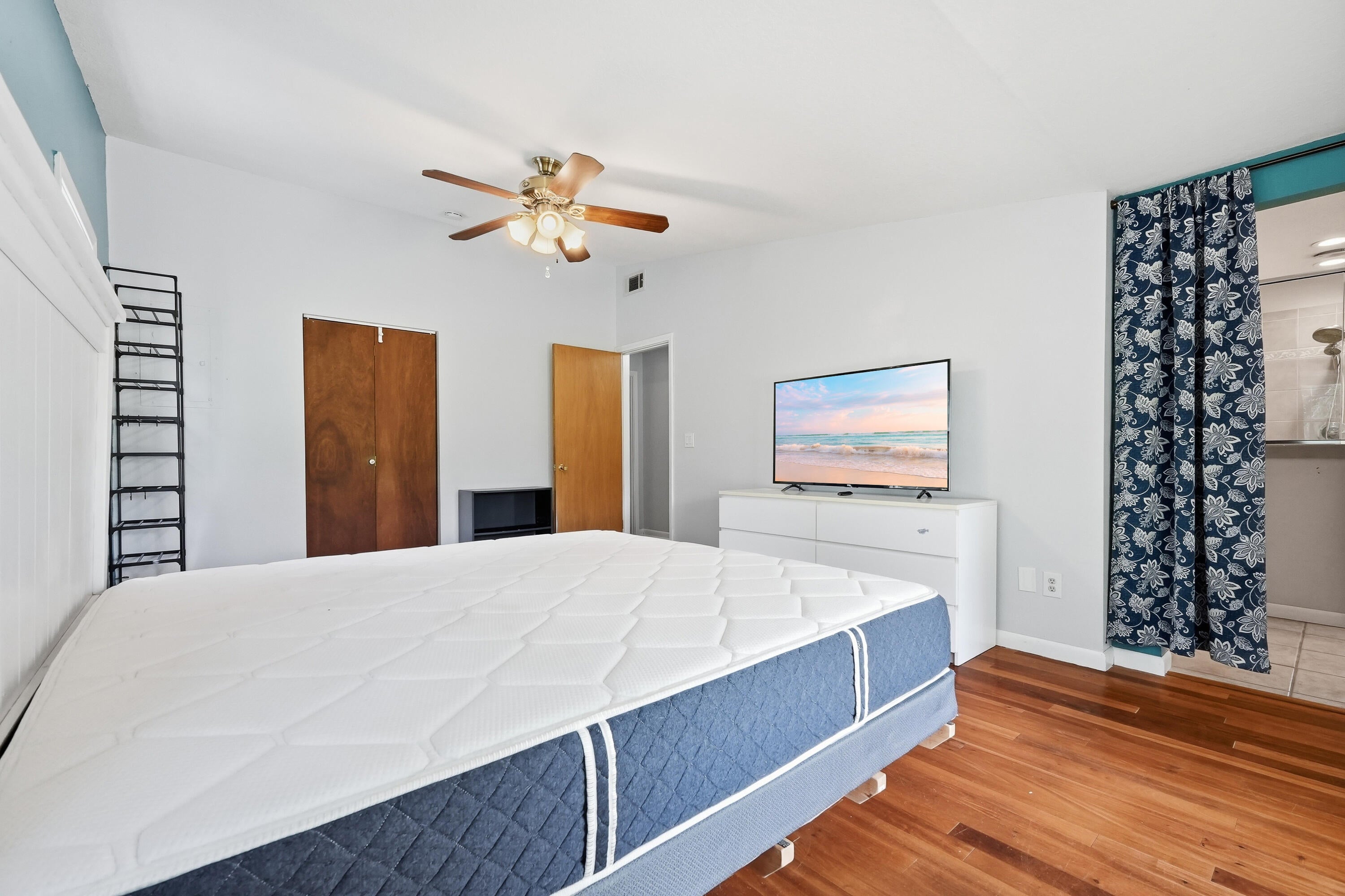 KINGS COURT - Residential