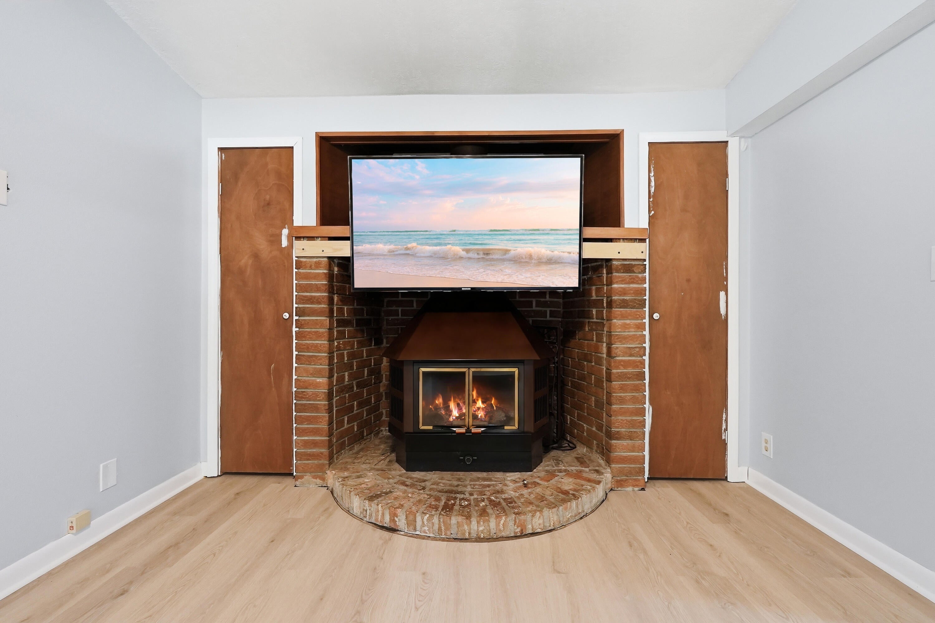 KINGS COURT - Residential
