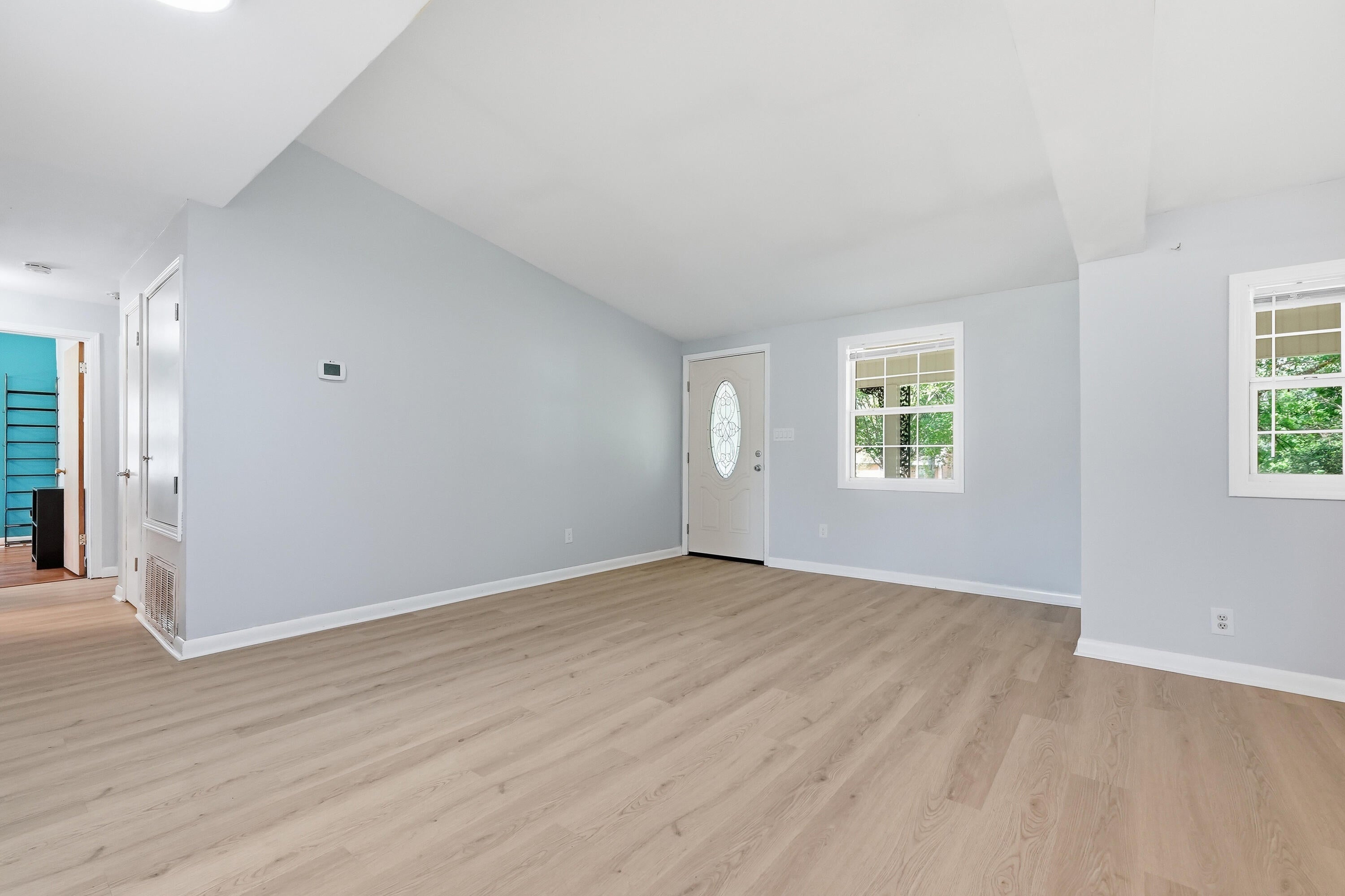 KINGS COURT - Residential