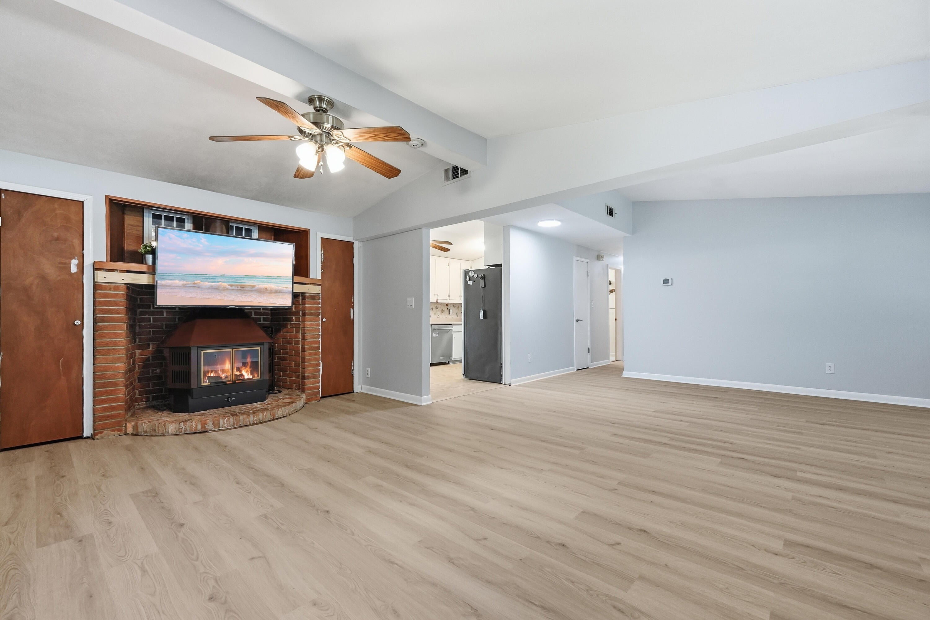 KINGS COURT - Residential