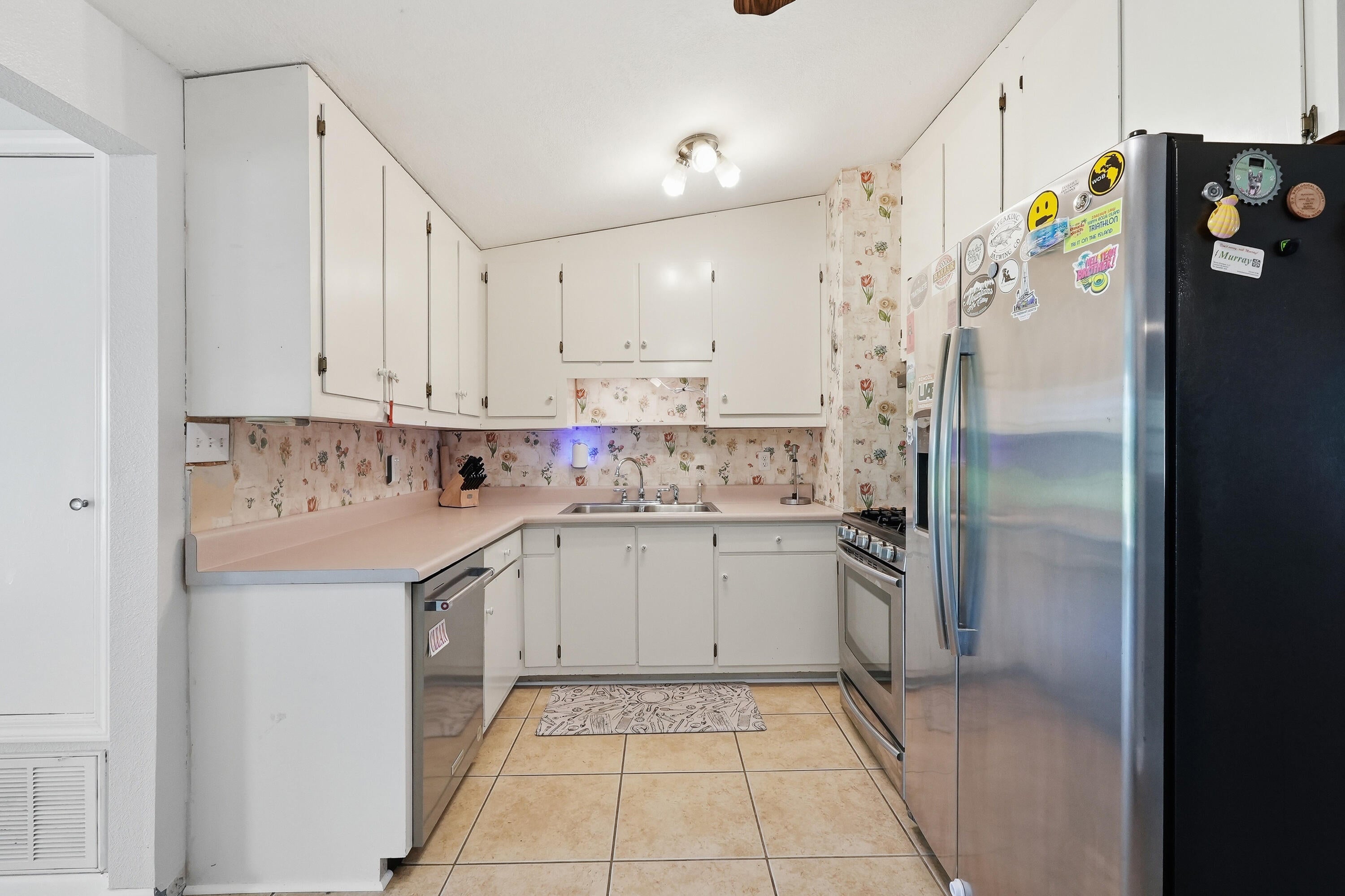 KINGS COURT - Residential