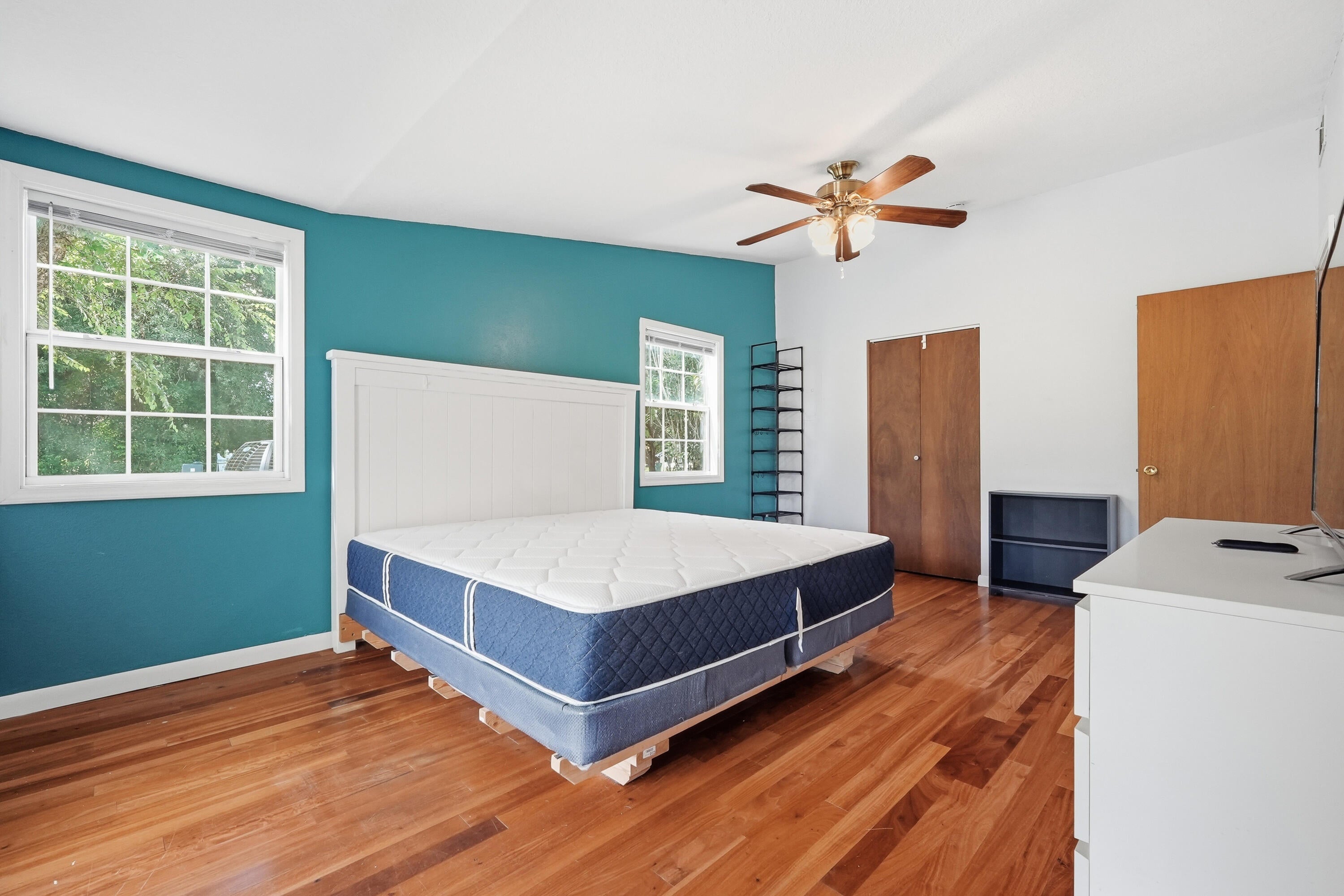 KINGS COURT - Residential