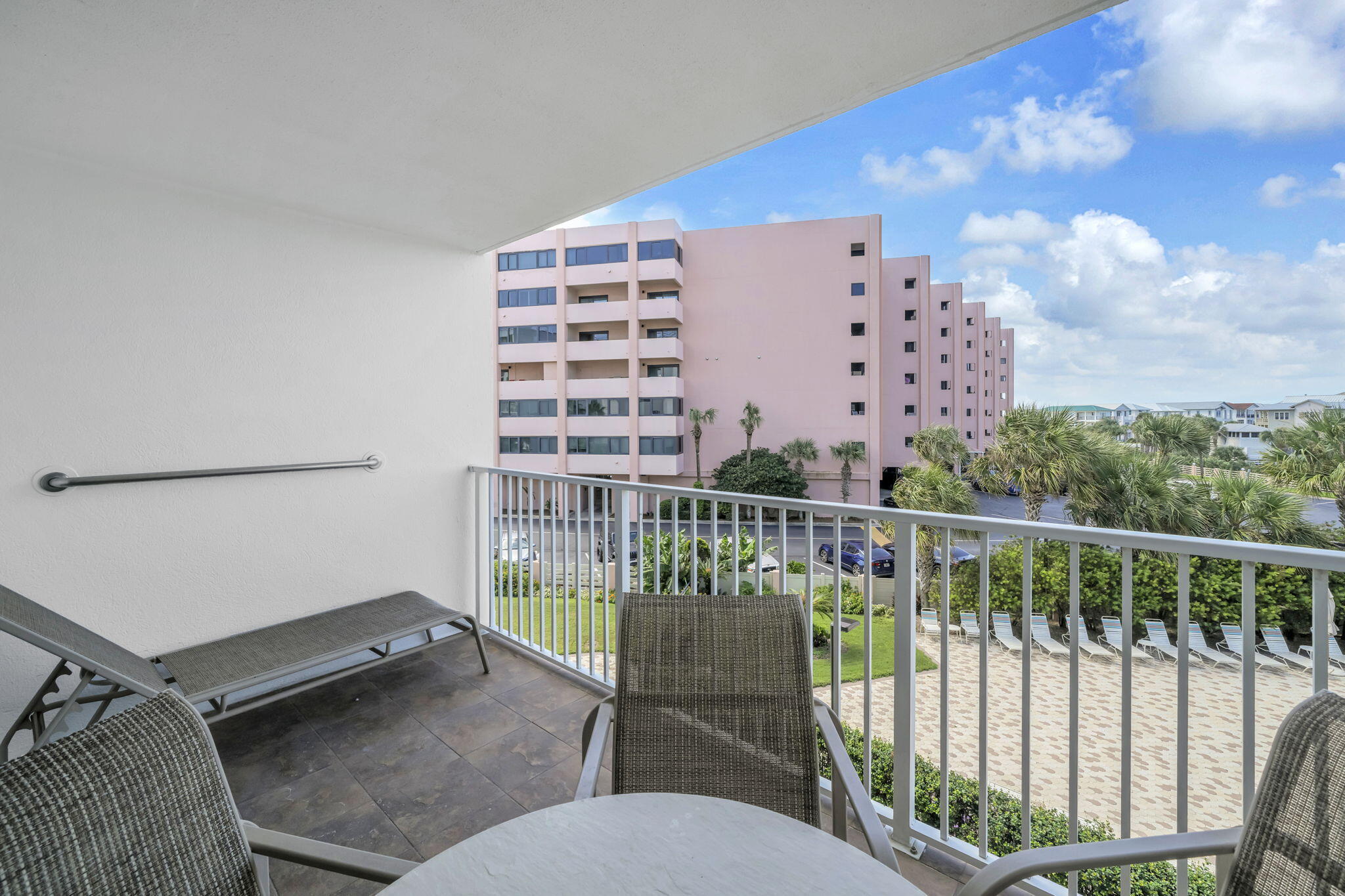 ISLANDER CONDO PH 2 - Residential