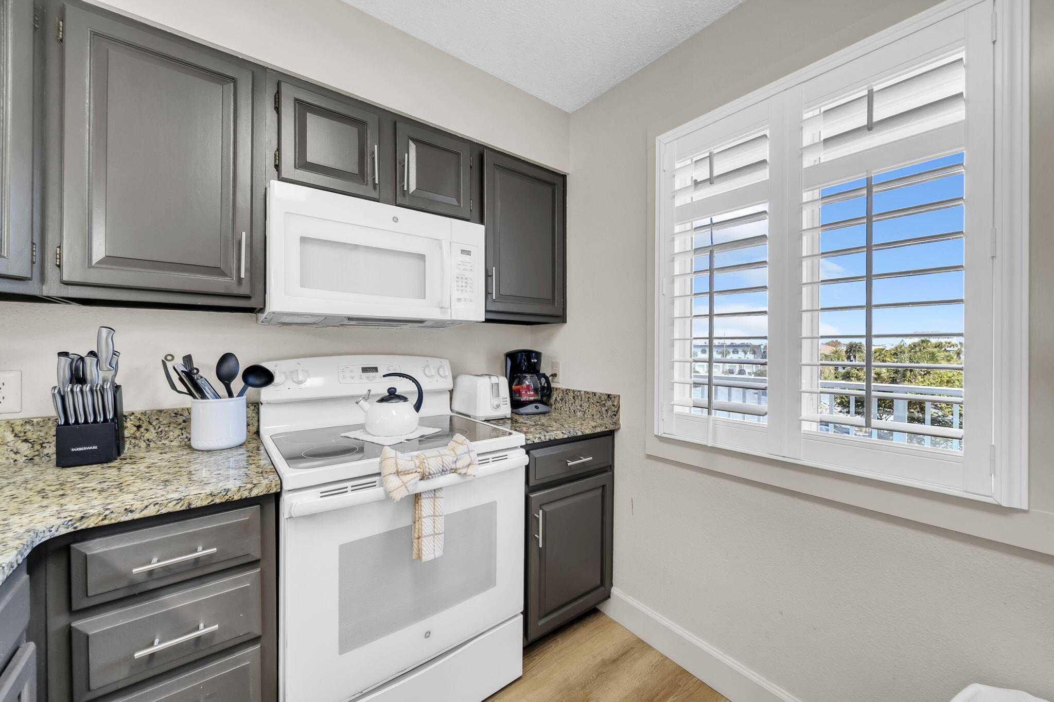 ISLANDER CONDO PH 2 - Residential