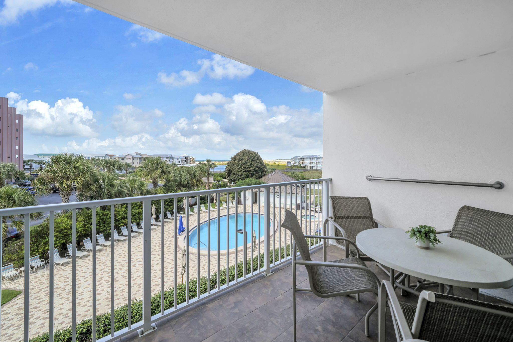 ISLANDER CONDO PH 2 - Residential