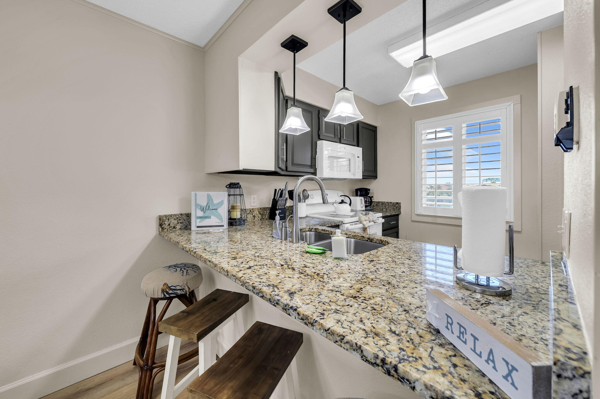 ISLANDER CONDO PH 2 - Residential