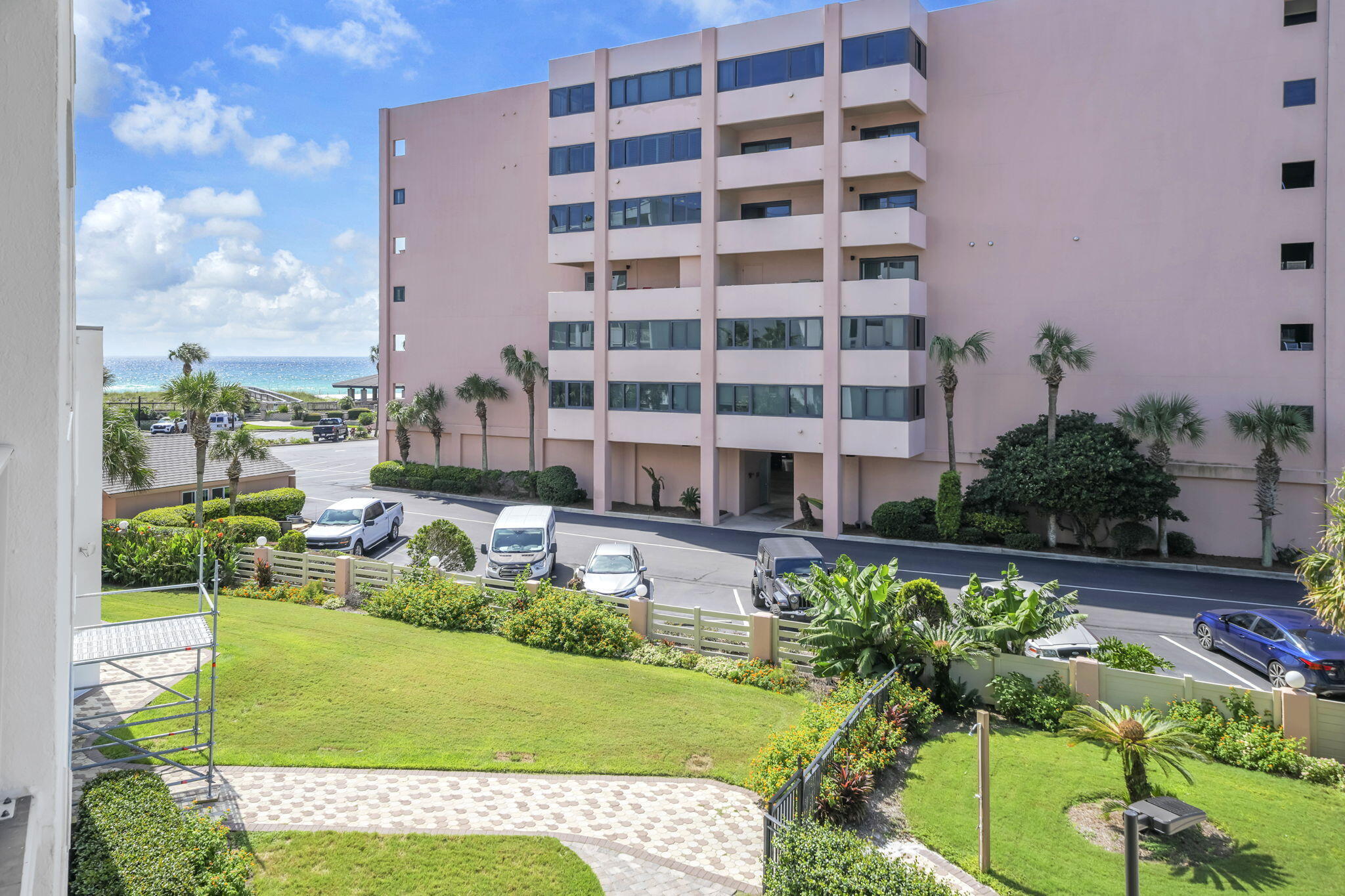 ISLANDER CONDO PH 2 - Residential