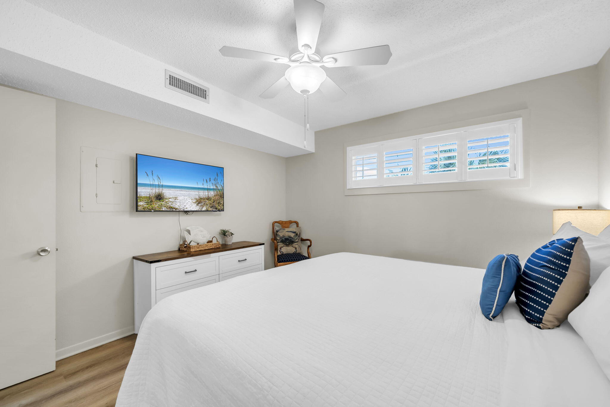 ISLANDER CONDO PH 2 - Residential
