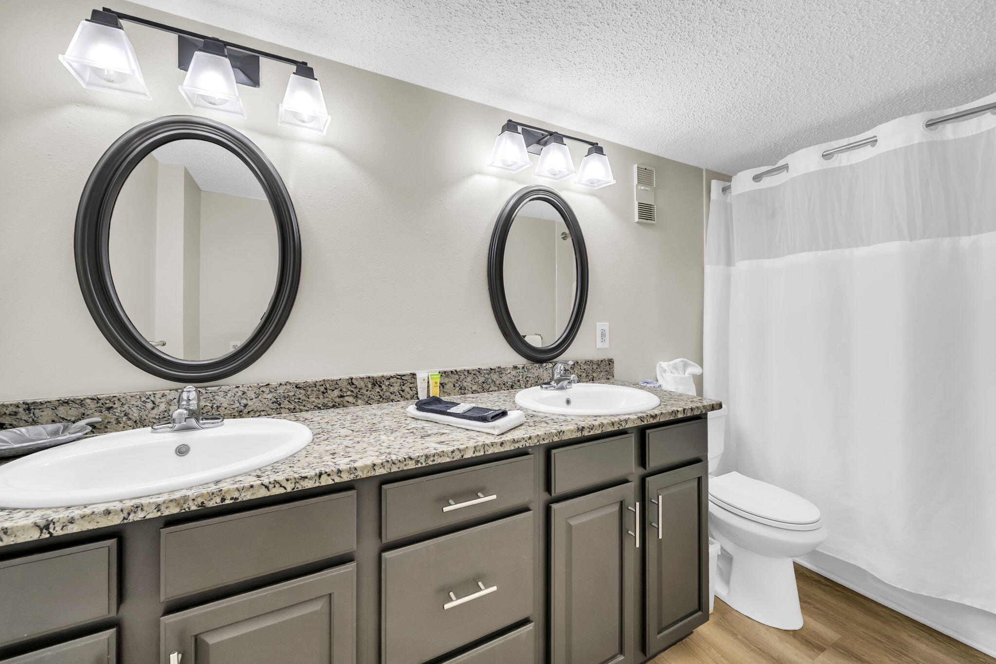 ISLANDER CONDO PH 2 - Residential