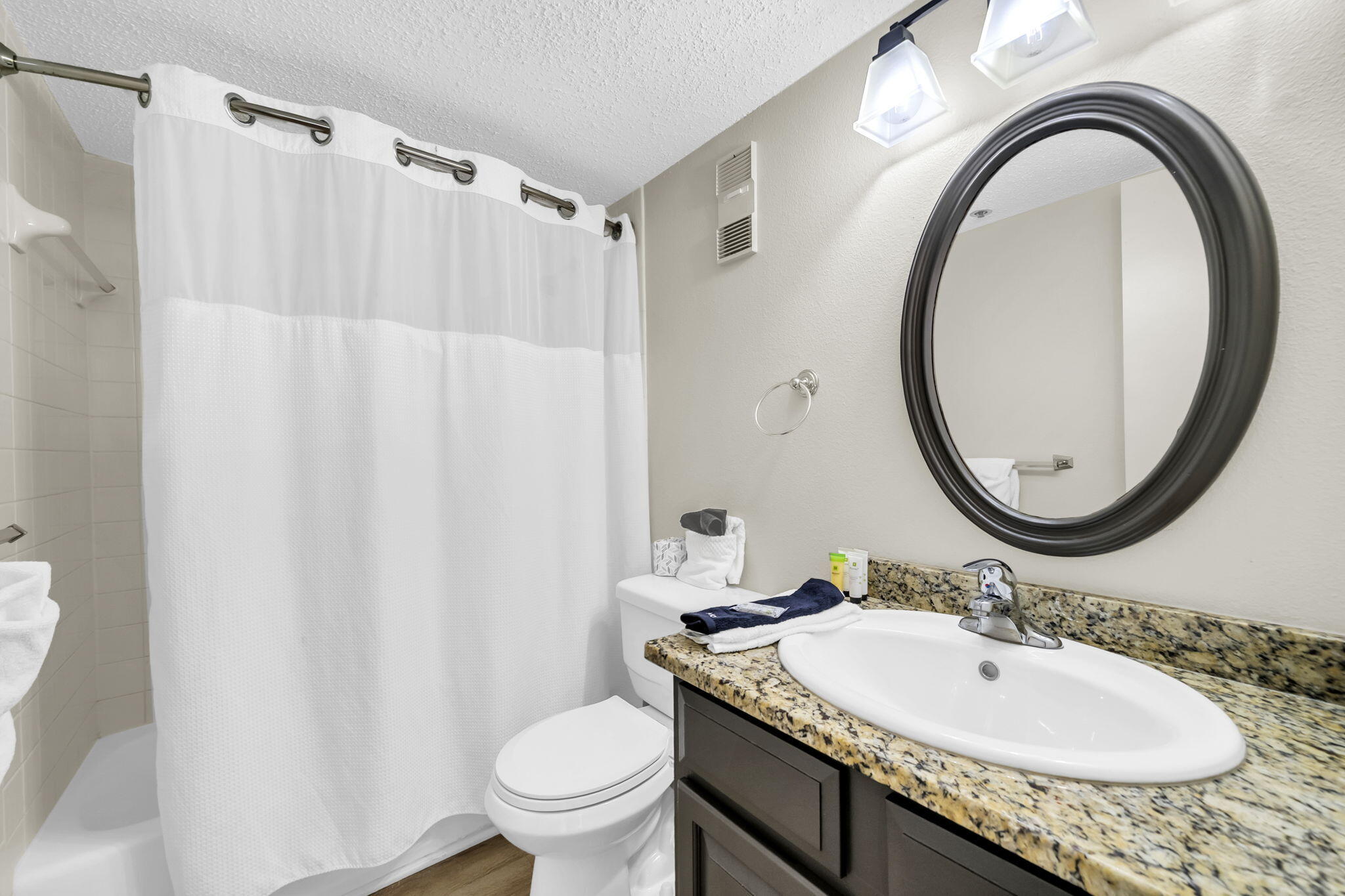 ISLANDER CONDO PH 2 - Residential