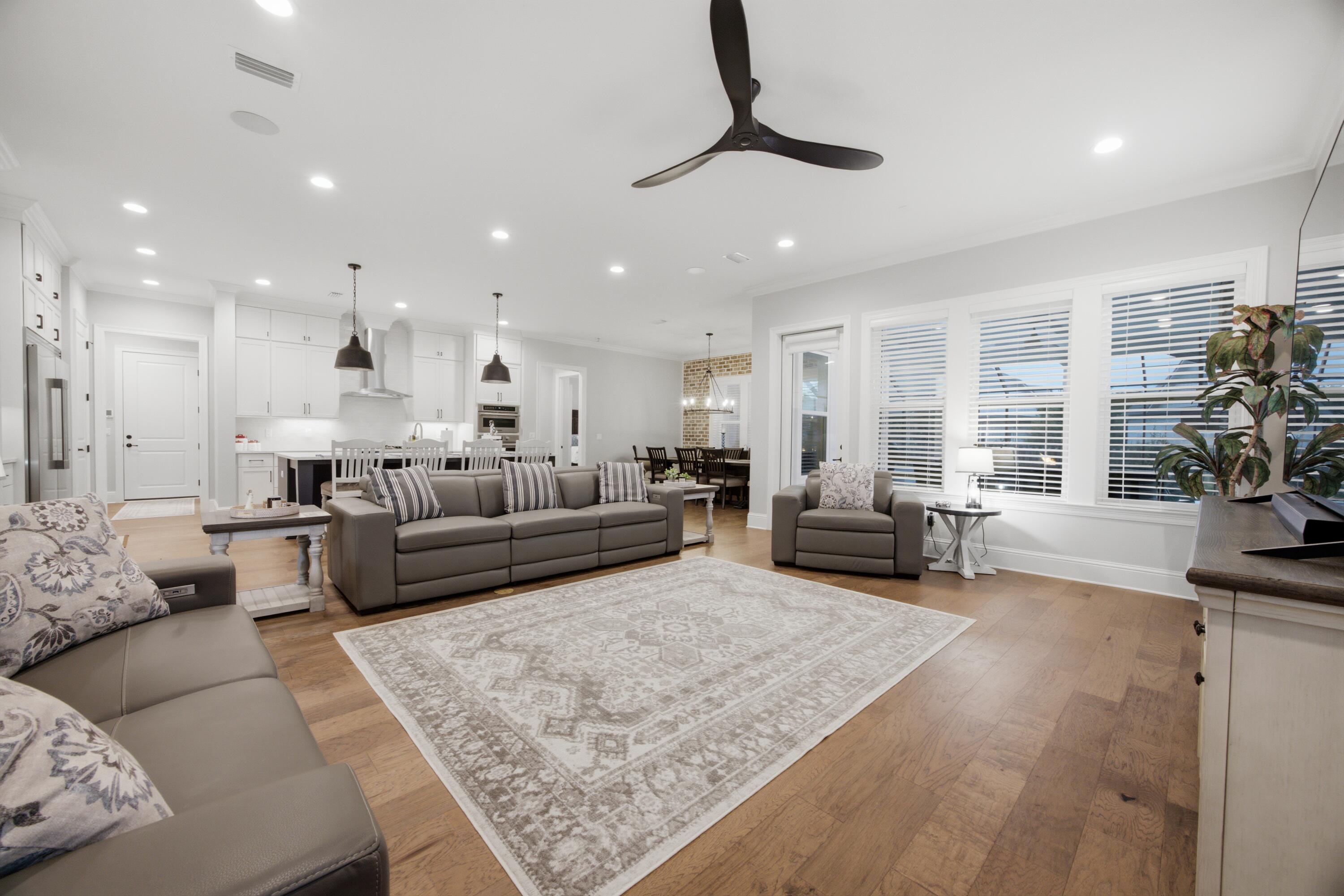 HAMMOCK BAY - Residential
