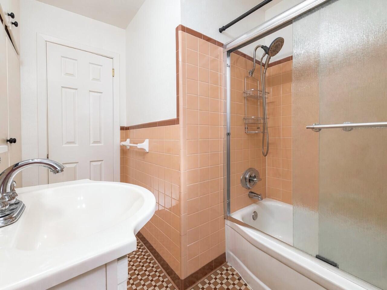 ROSEWOOD HOMES - Residential