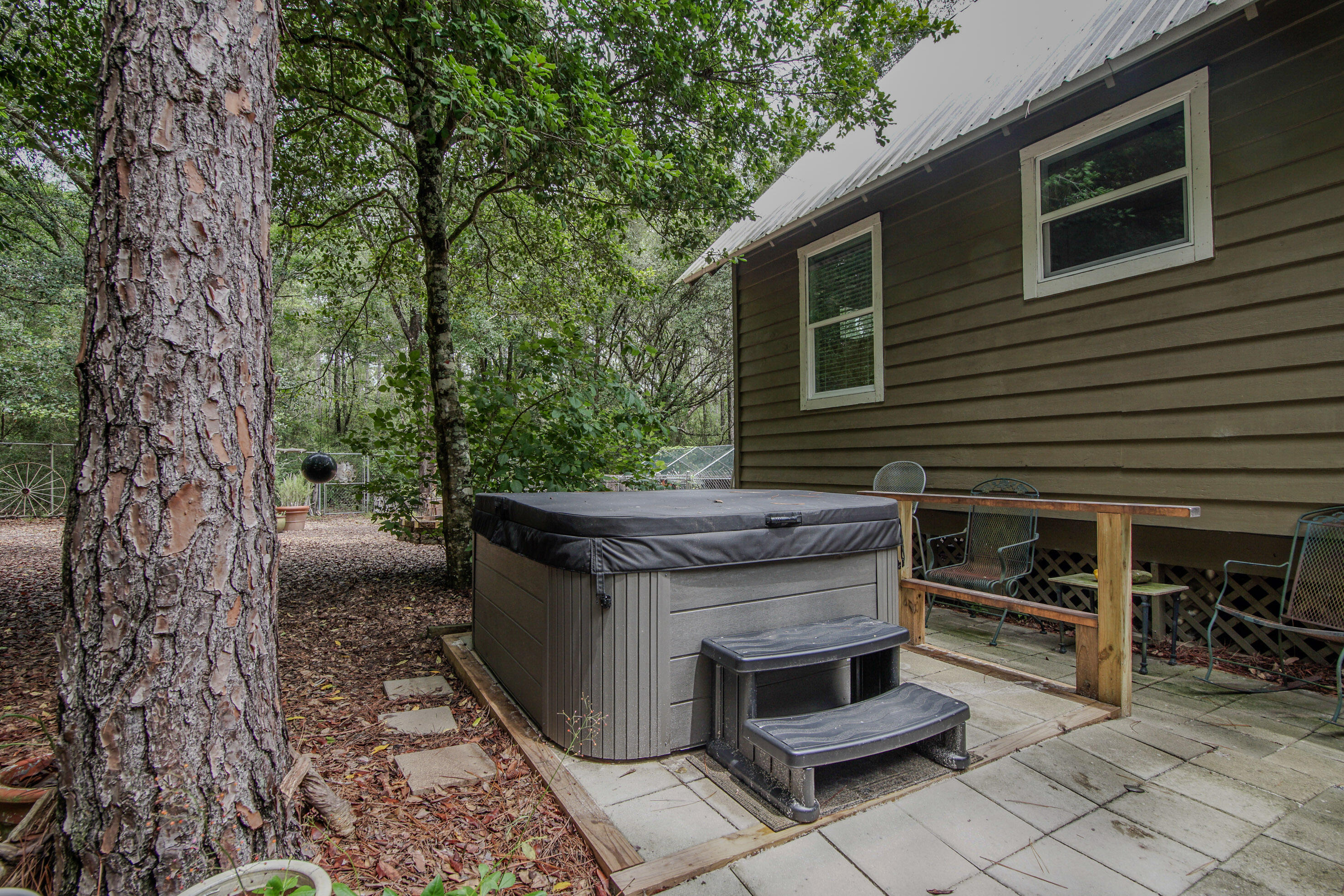 CREEKSIDE - Residential