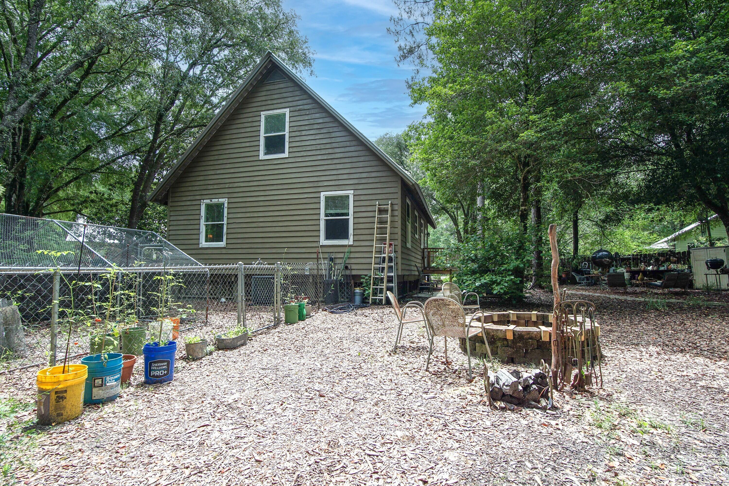 CREEKSIDE - Residential